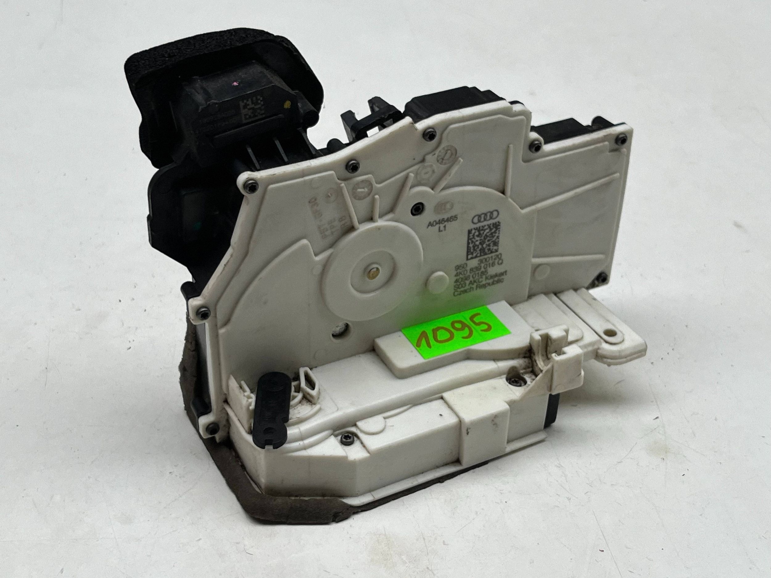 AUDI A6 C8 lock door right rear part 4K0839016Q @M