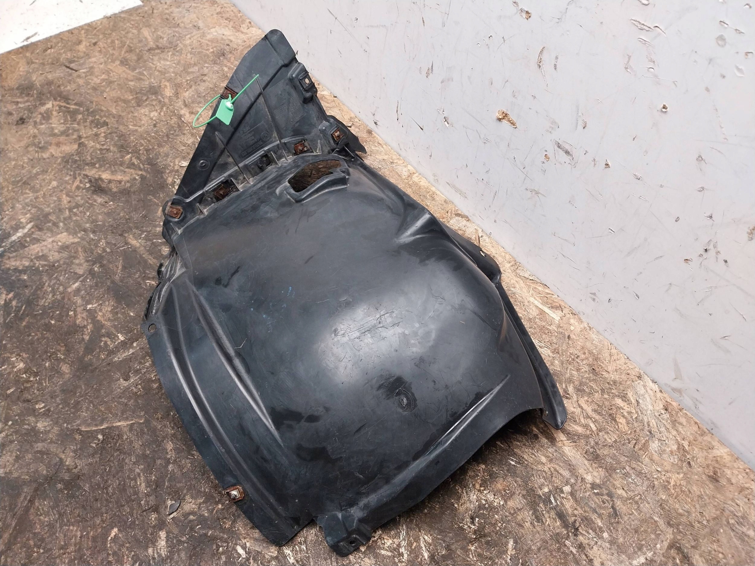 podblatník levé předek 7059375 BMW 1 E81 E87