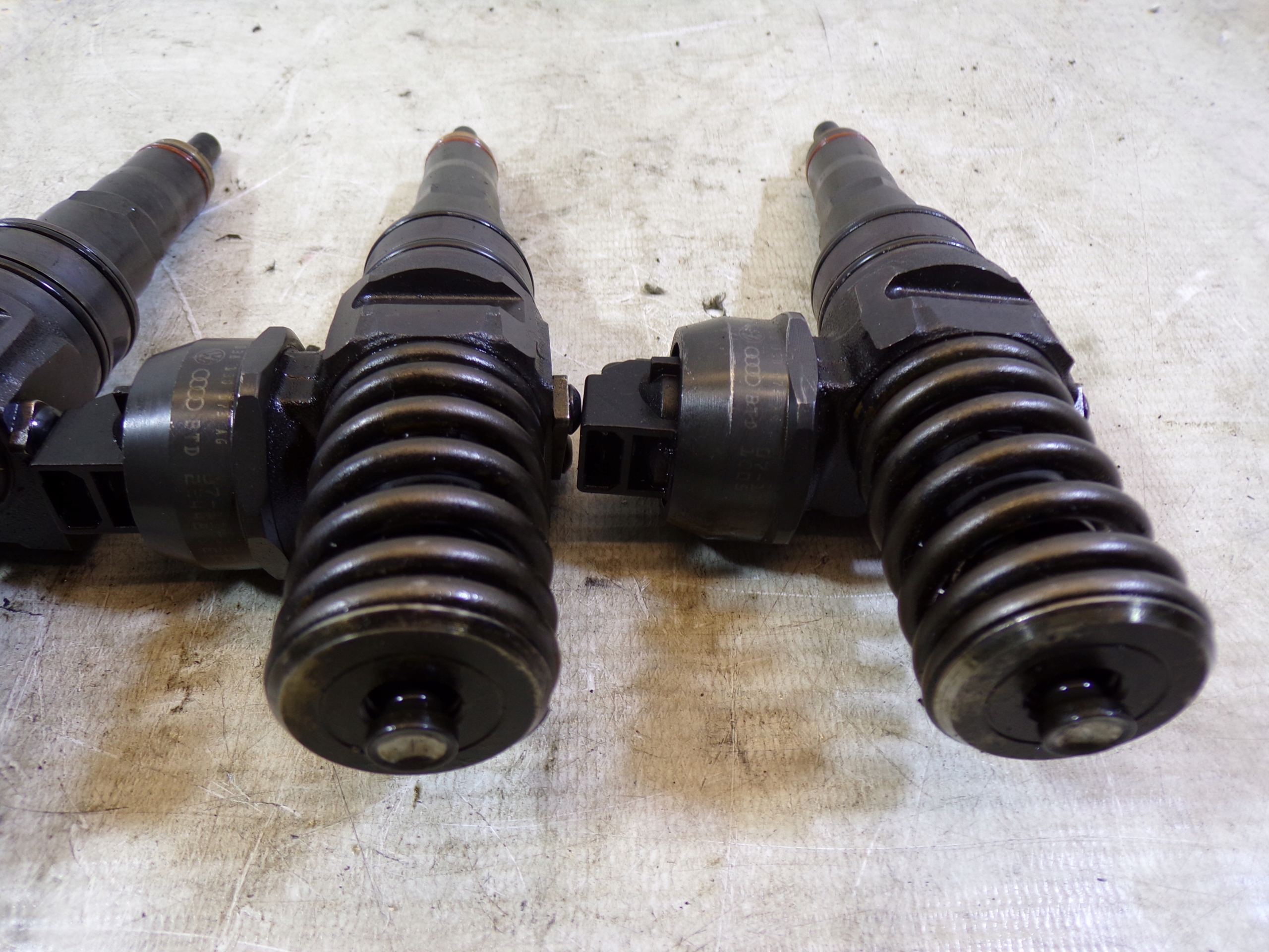 Injecteurs Injecteurs Injecteurs 1.9 TDI 038130073AG (2)