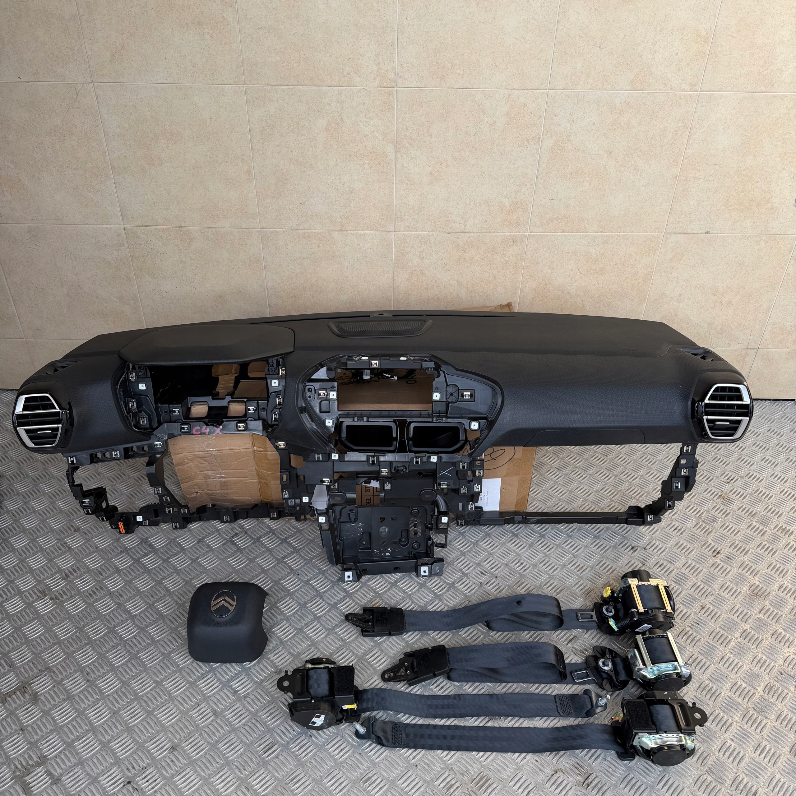 dashboard complete airbag console tension belts cockpit CITROEN C4 X 2025 ROK