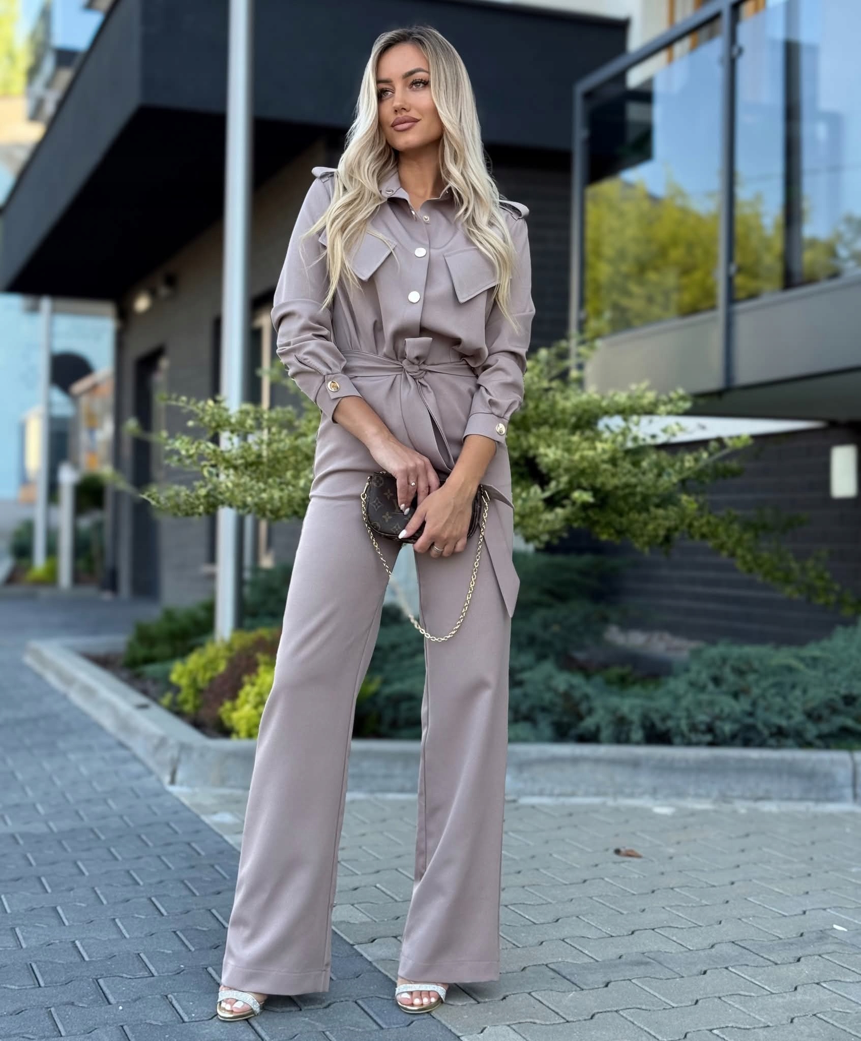 Elegantní dámský overal se zavazováním v pase Pásek Mokka Xs