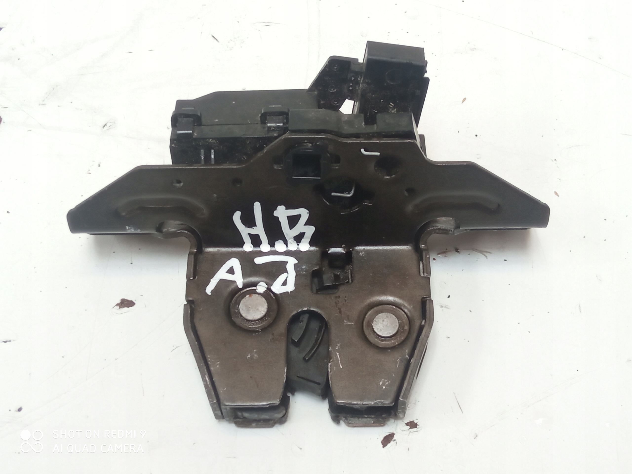 OPEL ASTRA J HB lock RYGIEL bonnet rear part