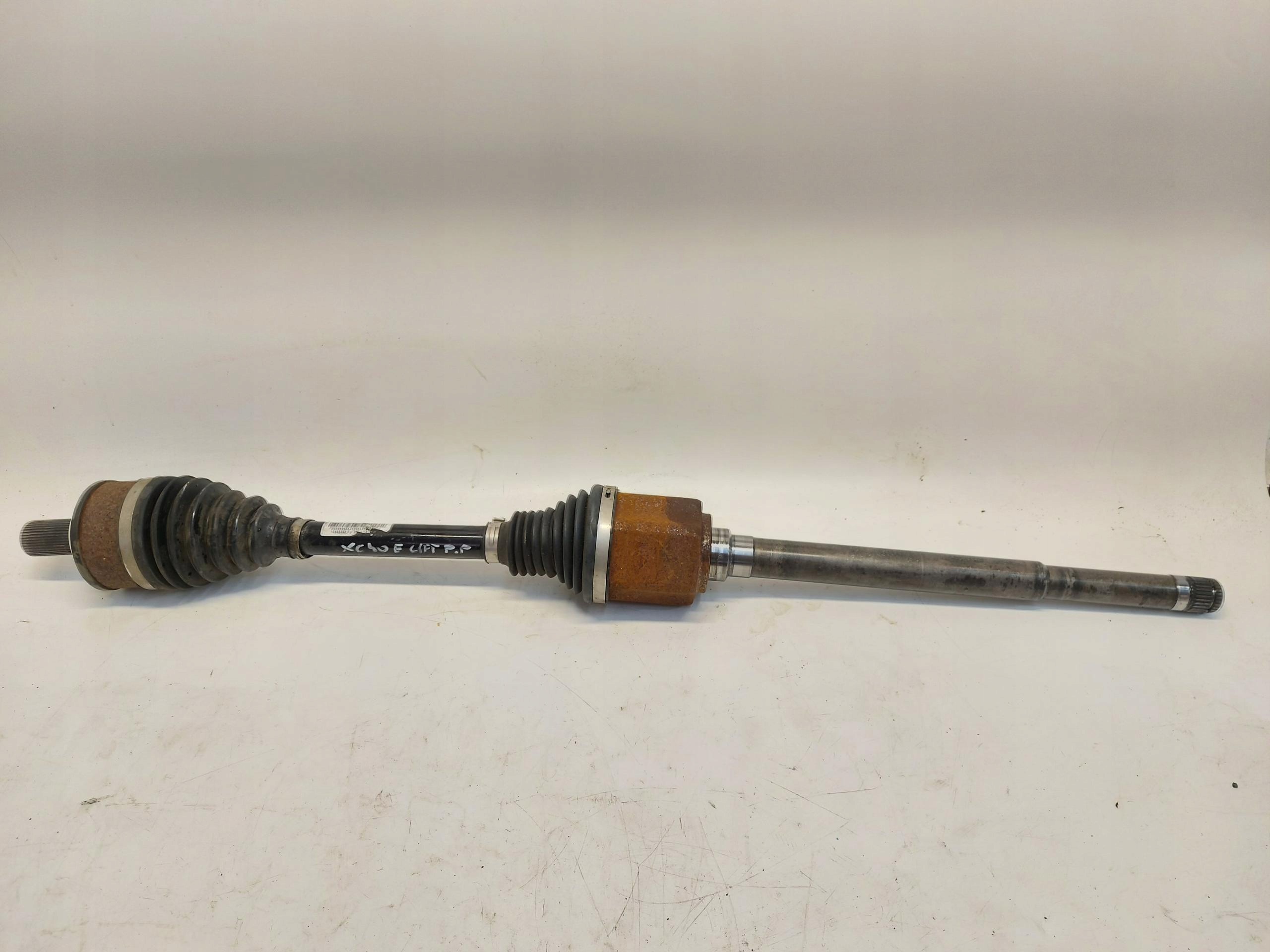 VOLVO XC40 LIFT semi-axis front right 32339568