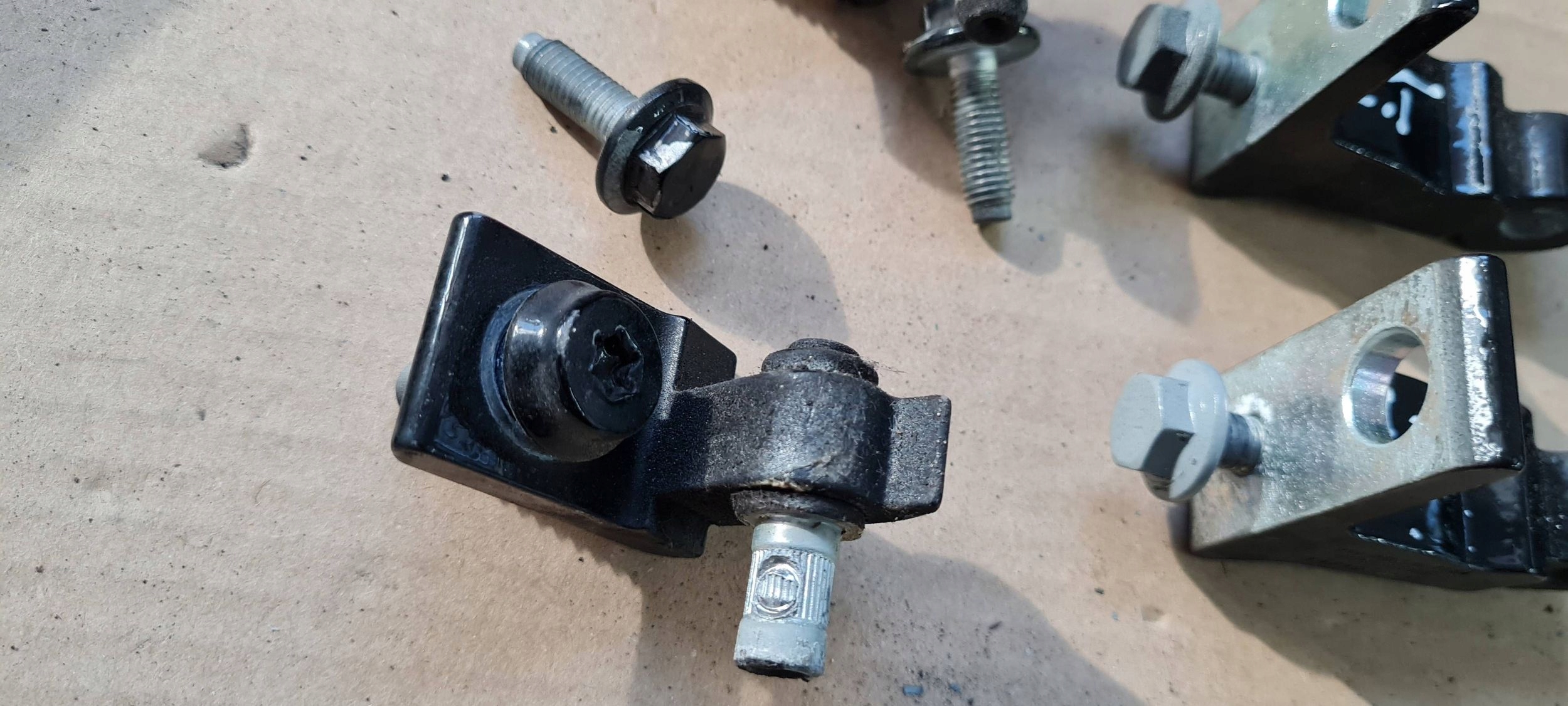 A4 B8 LIFT Scharnier scharniere Tür links links heck KOMPLET LY9B