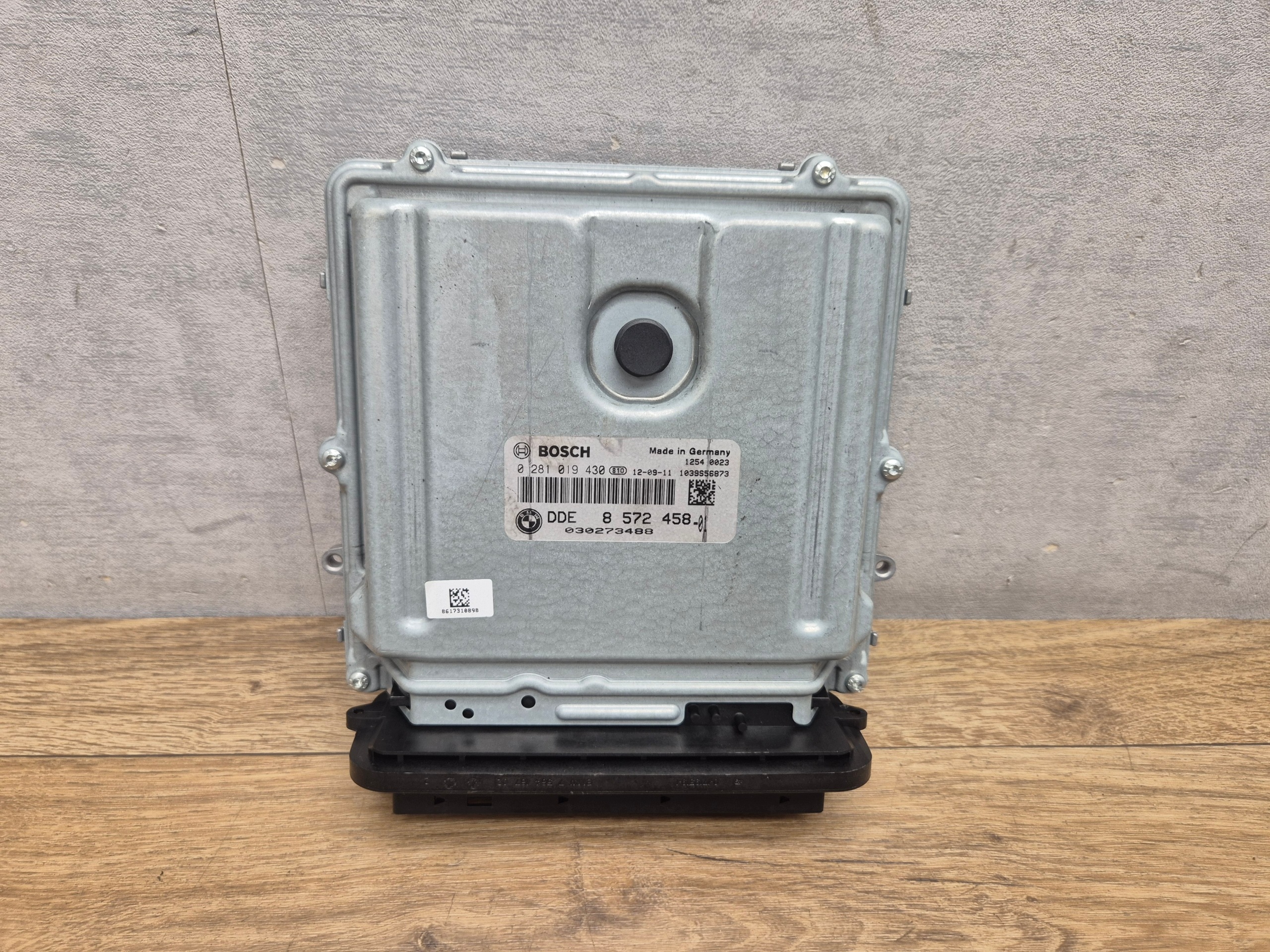 BMW computer control unit of the engine DDE N57D30B 313KM 3.0D DIESEL 8572458