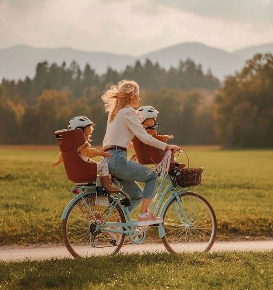 FOTELIK ROWEROWY EXCLUSIVE MINI PLUS BLACK + SZYBA Waga 2500 g