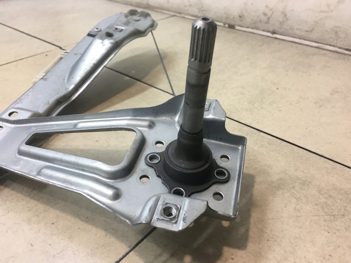 window regulator right rear part CLIO III 8200291155