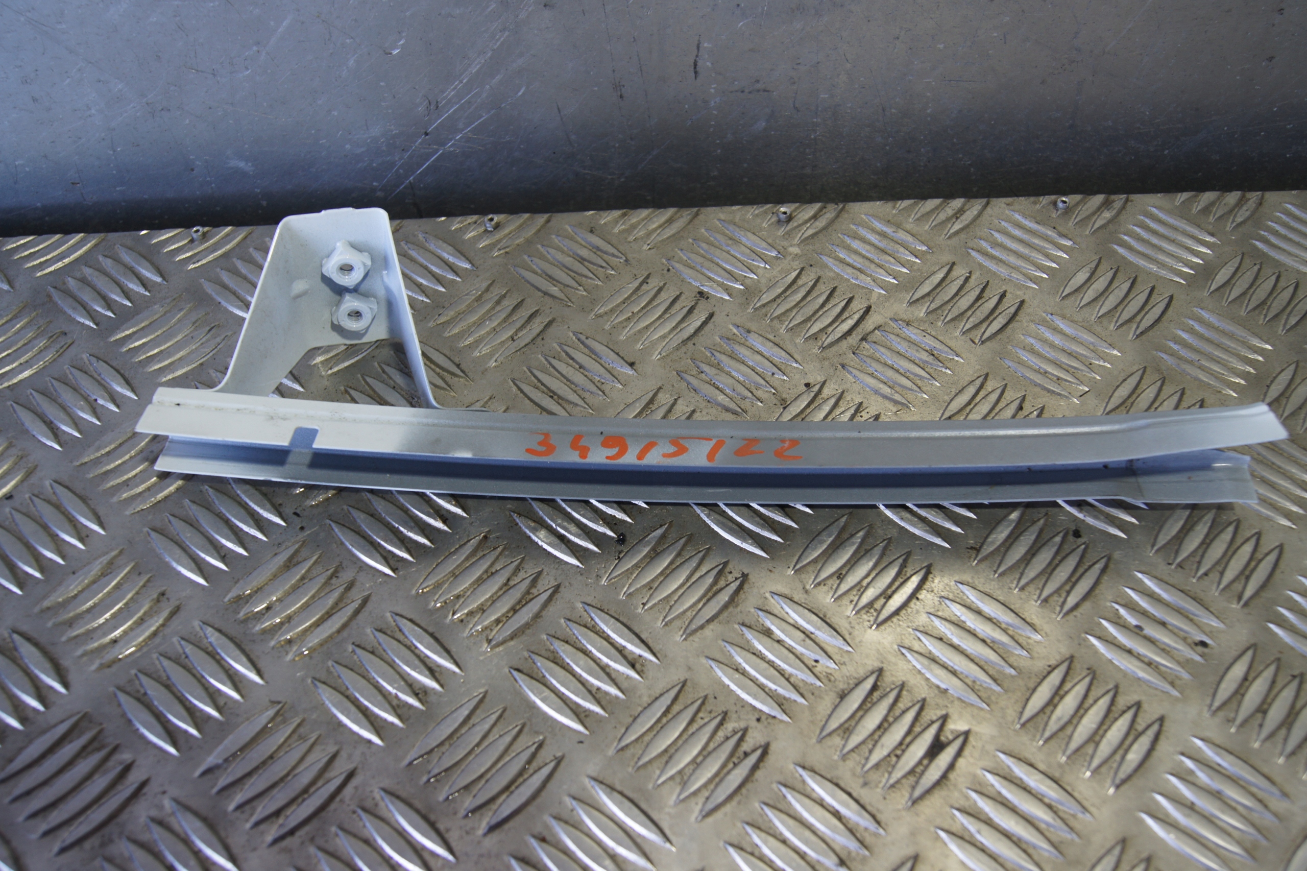 PROWADNICA SZYBY CLIO IV LEWY PRZÓD 802171819R