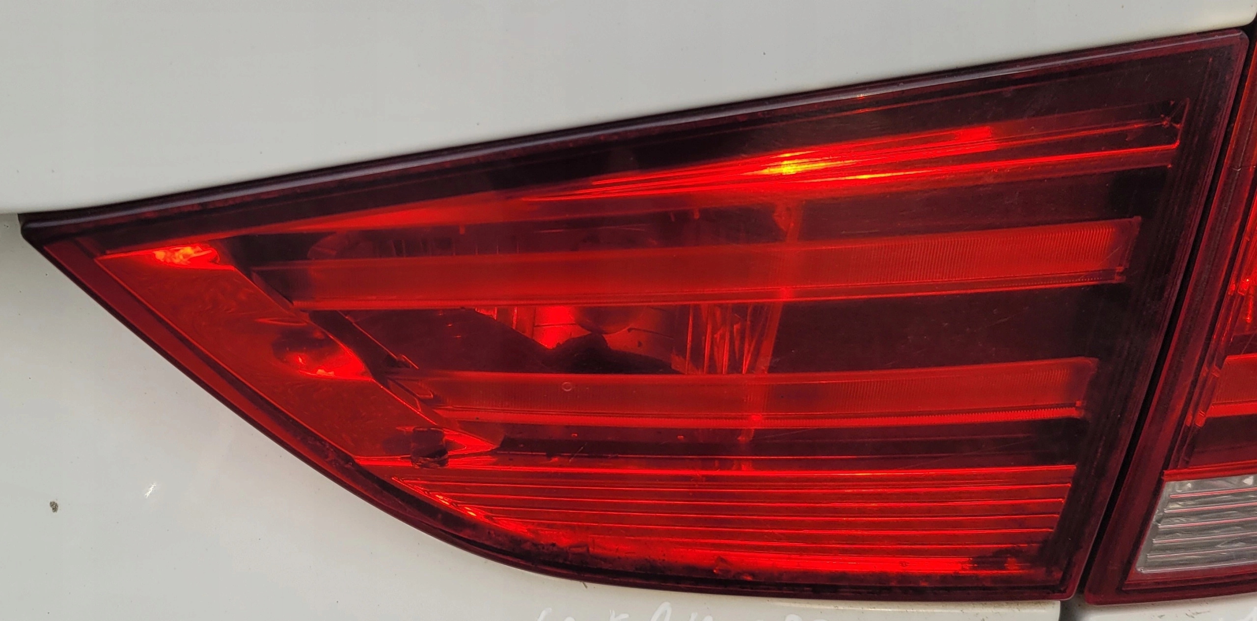 LAMPA W KLAPE BAGAŻNIKA PRAWY TYŁ TYLNA BMW X1 E84 LIFT