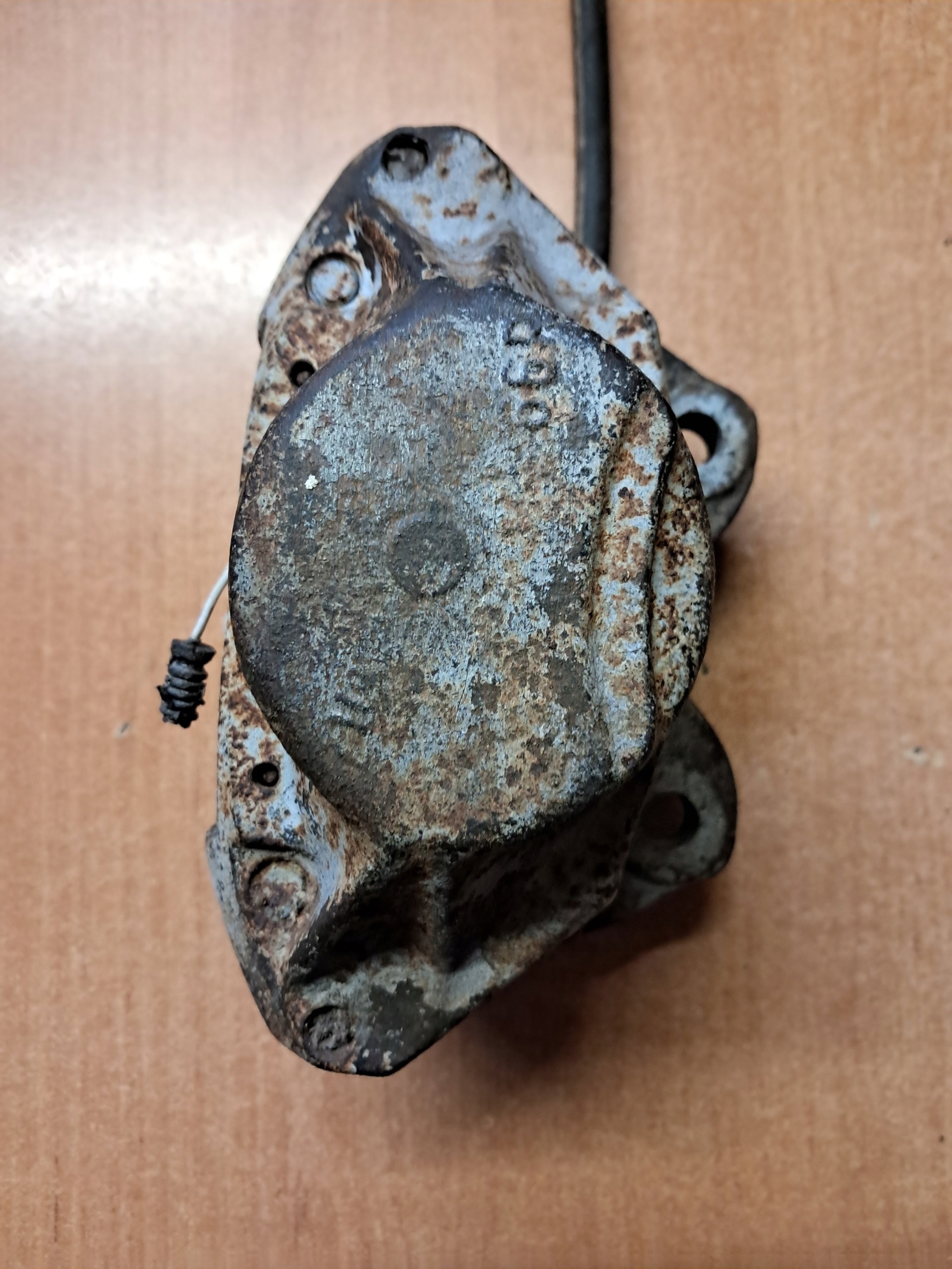 caliper brake front right MERCEDES W123 1234200283