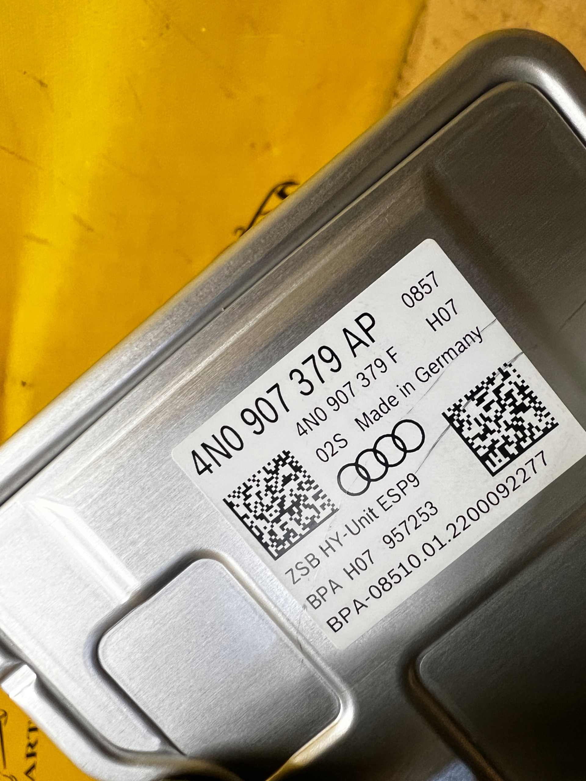 насос ABS Audi A8 D5