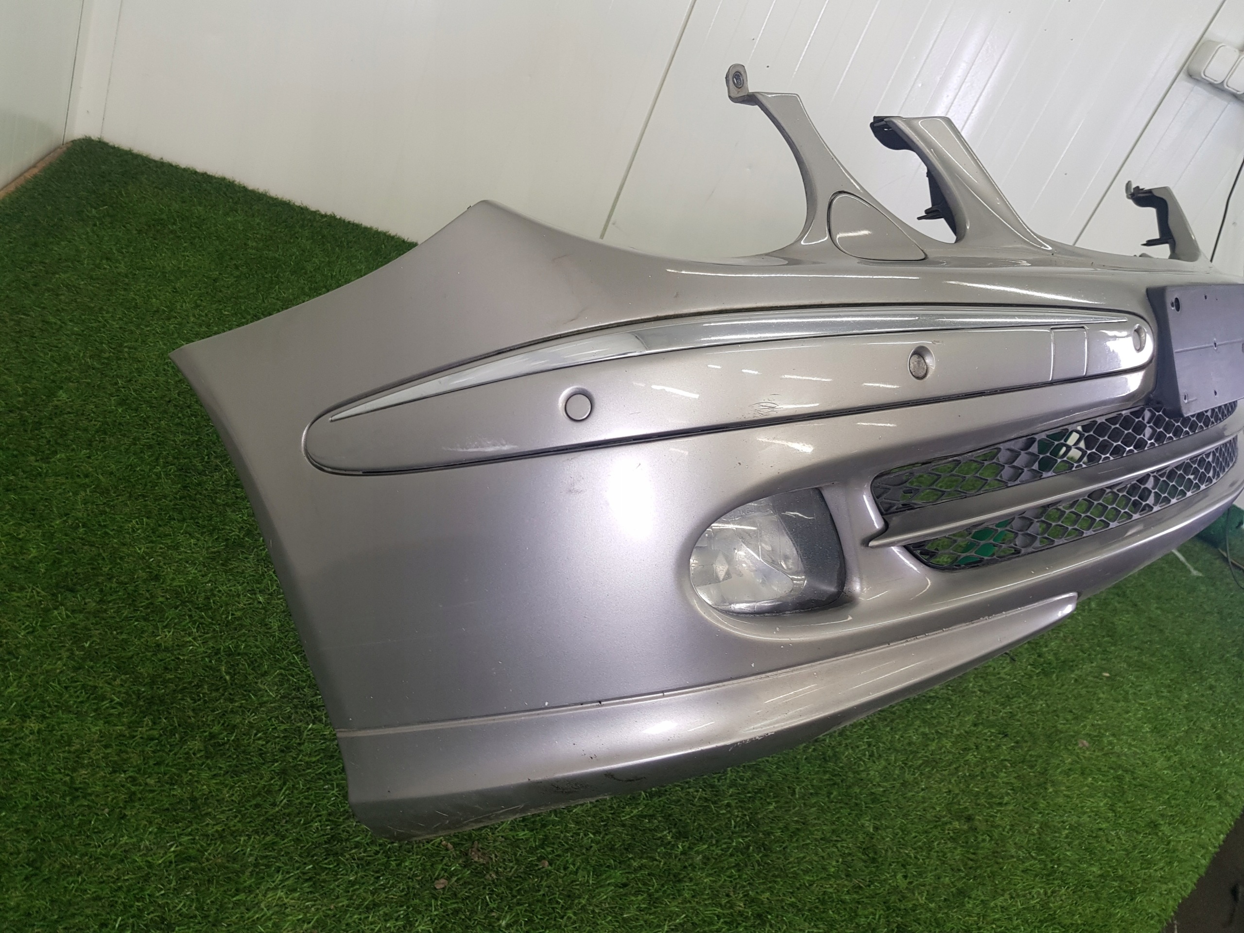 bumper front front MERCEDES-BENZ E-KLASA W211 2005 AVANGARDE 6xPDC
