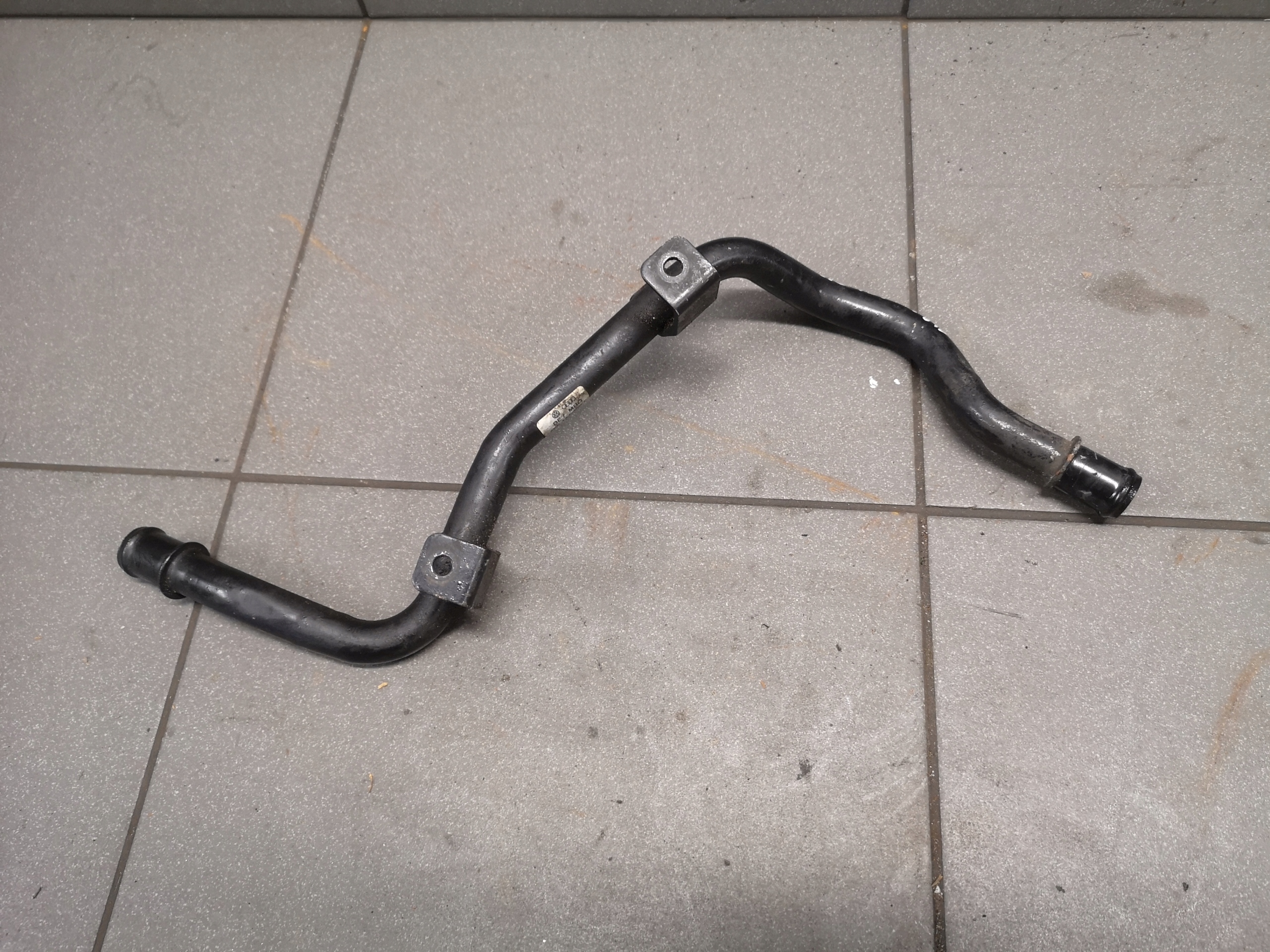 PRZEWÓD WODY AUDI A8 D3 3.0 TDI 4E0121400F