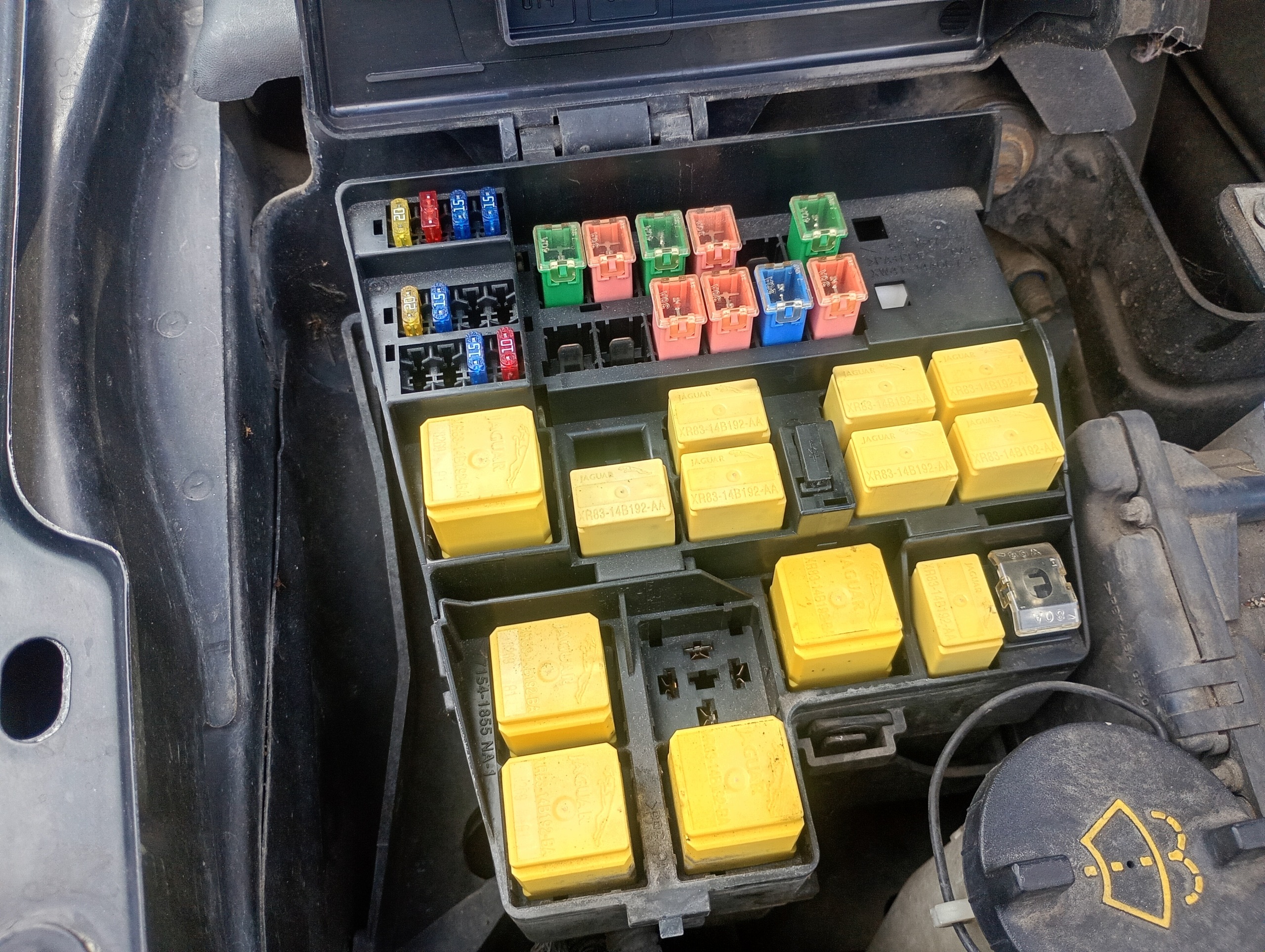 fuse box Jaguar S-Type 2 II 99-02 4.0 V8