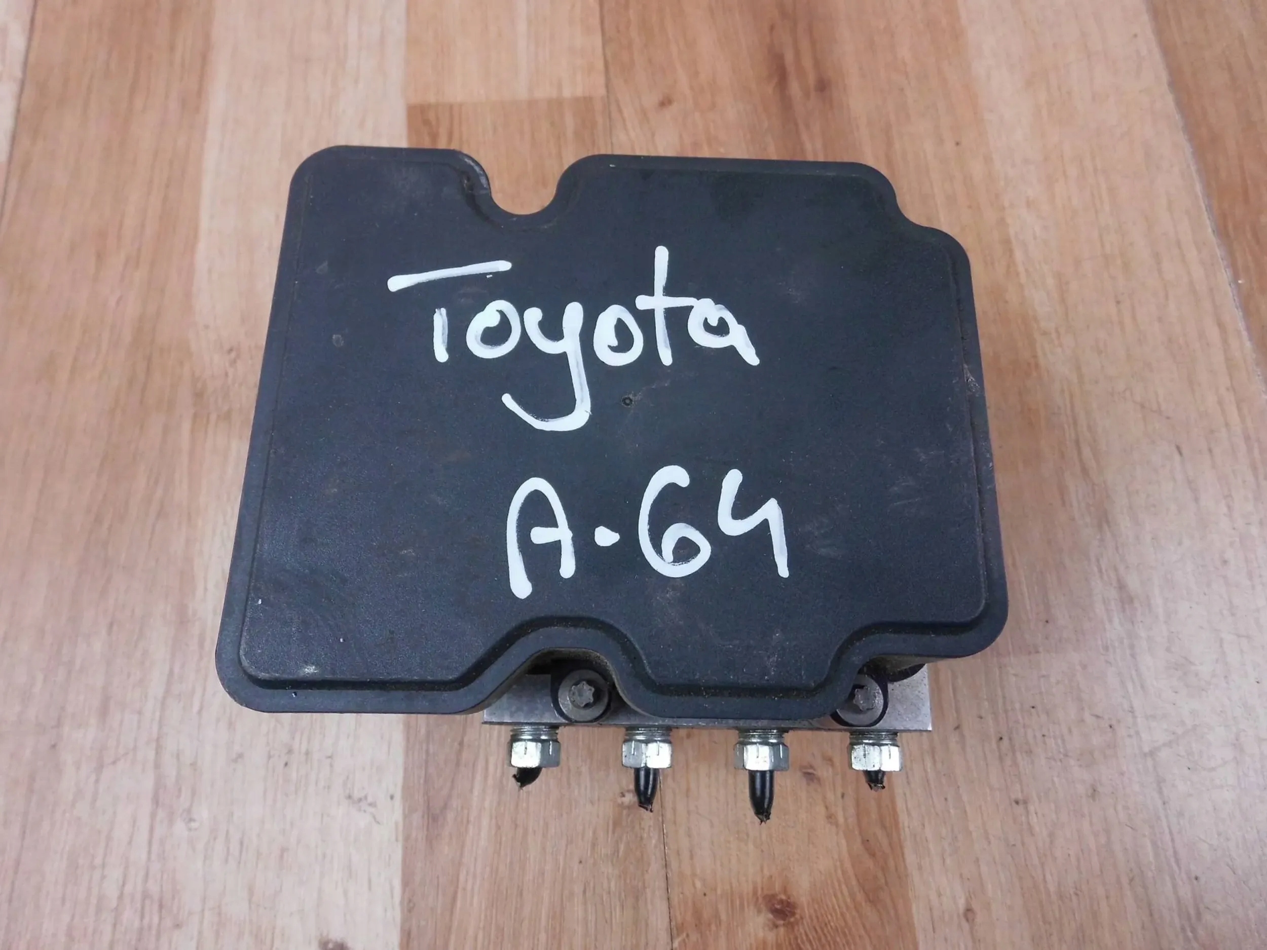 TOYOTA oe 44540-0H130 насос abs