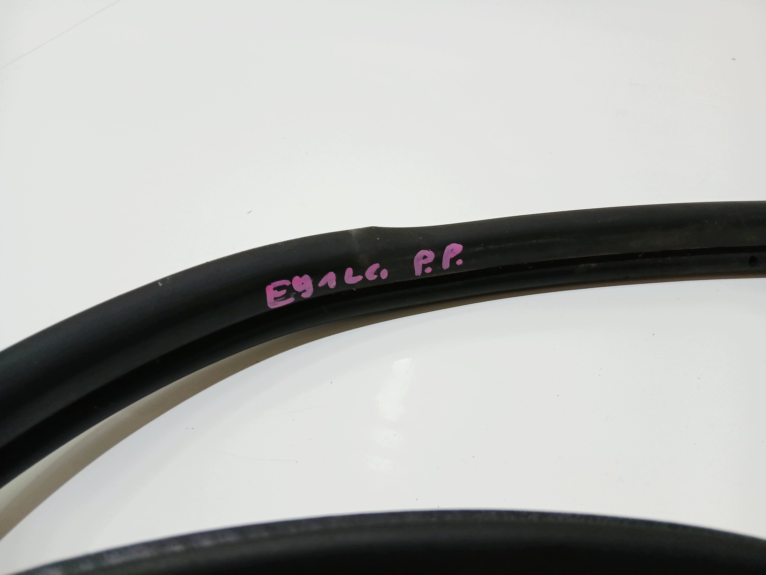 joint portière droite avant BMW E91 LCI 7247257