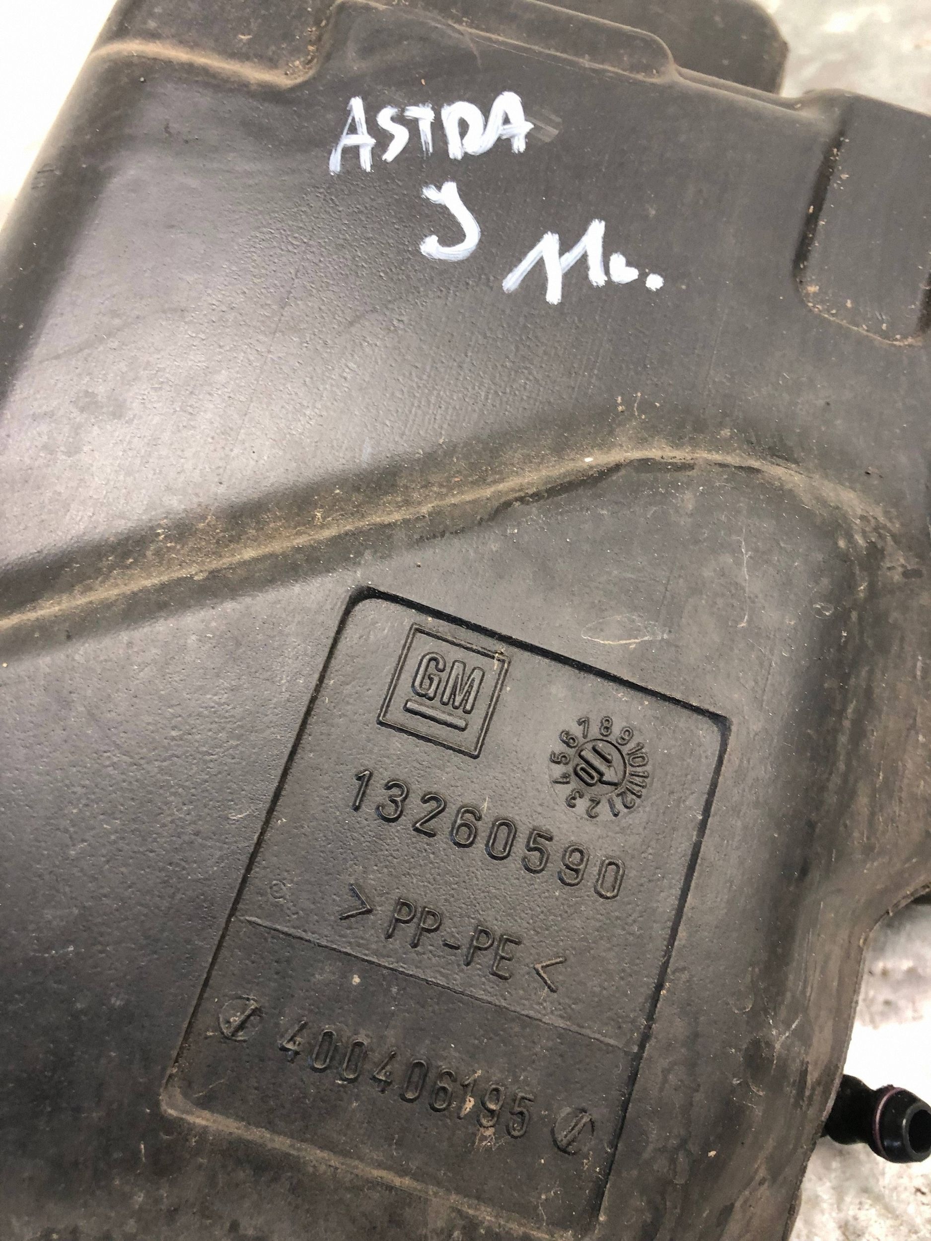 washer fluid tank OPEL ASTRA J 13260590