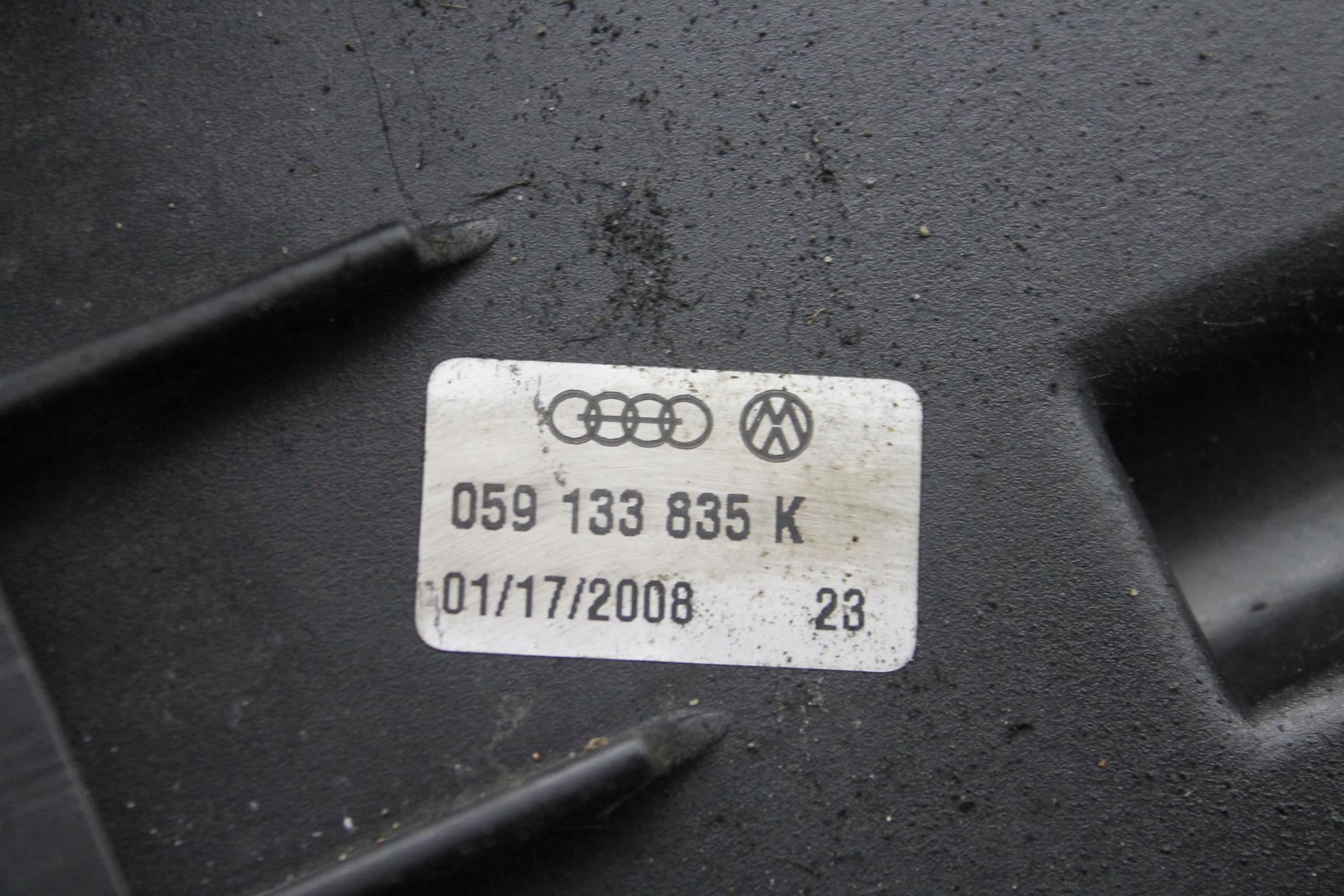 cover of a filter, air 059133835K A4 B7 3.0 TDI
