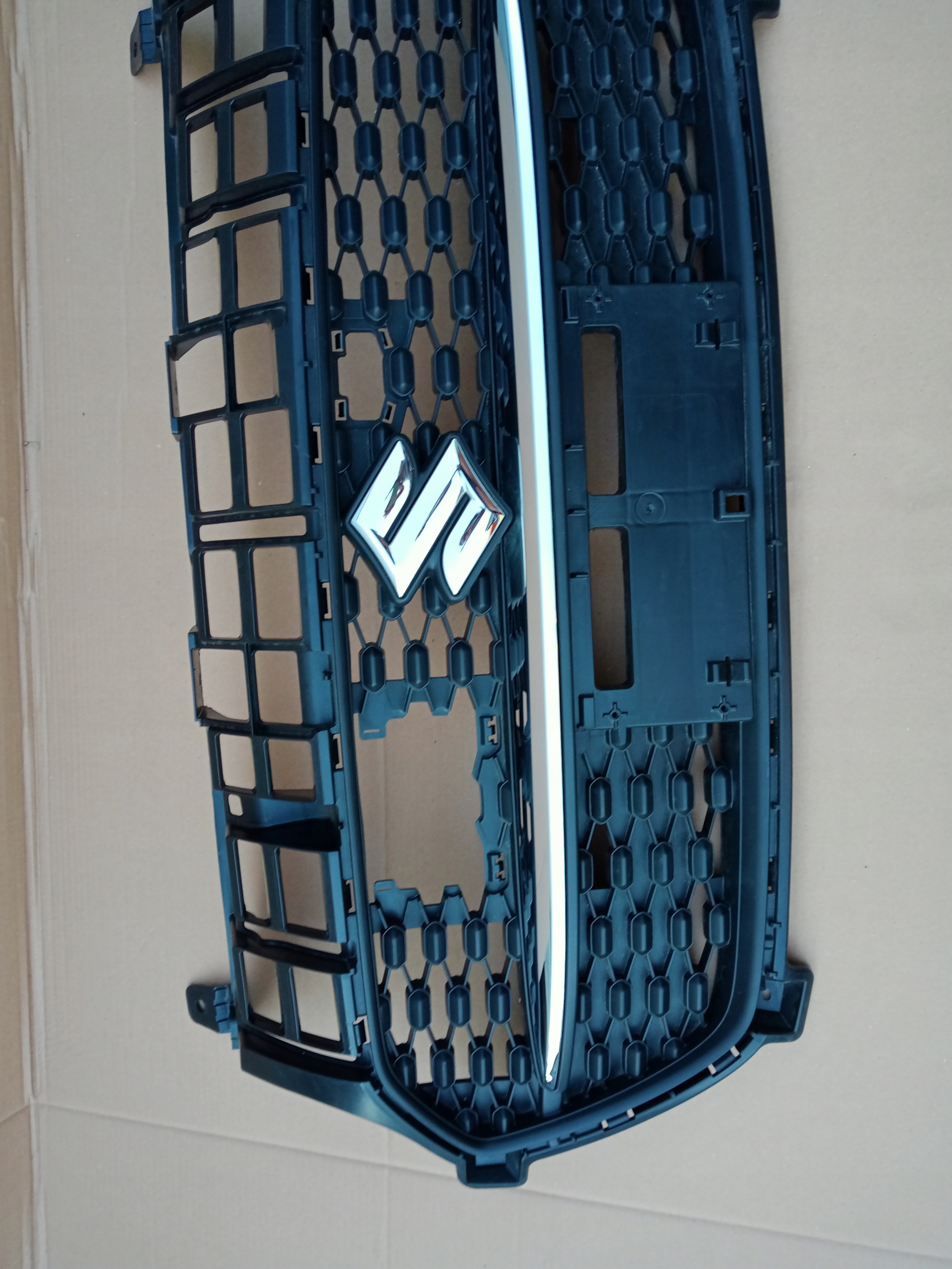 Suzuki Swift I AA Kühlergrill FRONTGRILL Kühlergitter 7174179S0AUTO - Thumbnail 1