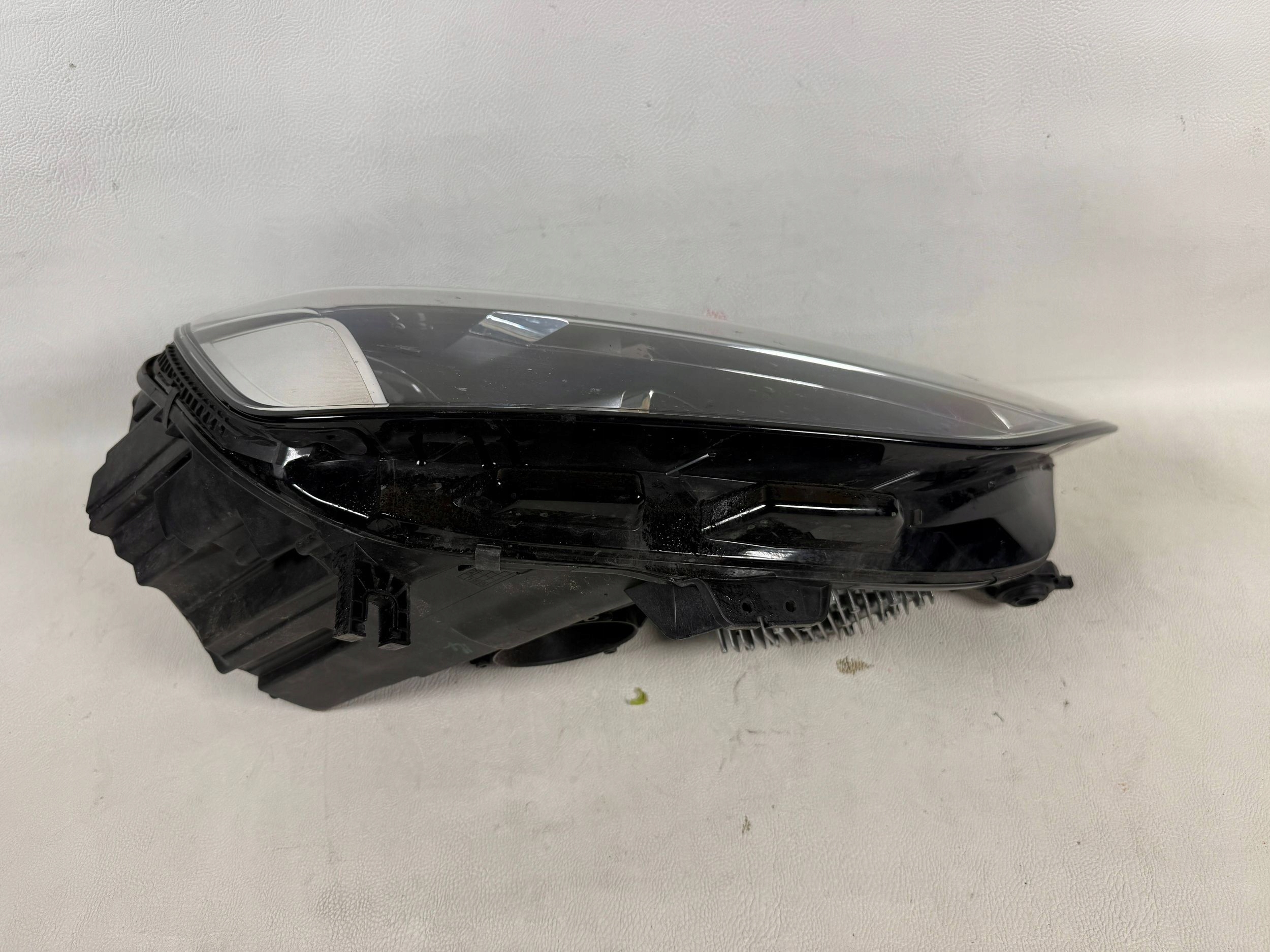 Audi A4 8W B9 19- Lift Full led light right front front