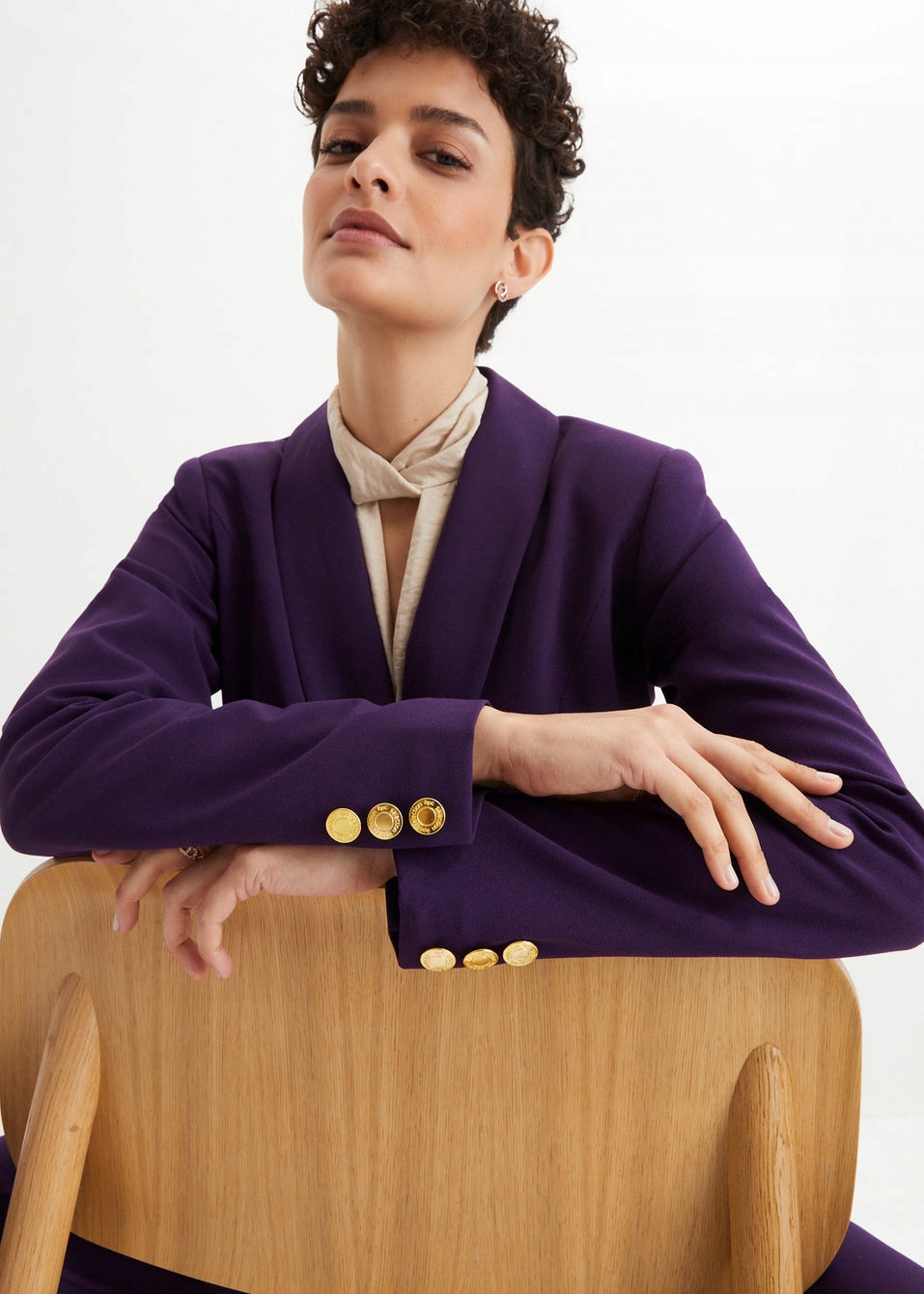 EA106 ŻAKIET DAMSKI ELEGANCKI WIECZOROWY NA GUZIK BONPRIX 44 JAGODOWY Płeć kobieta