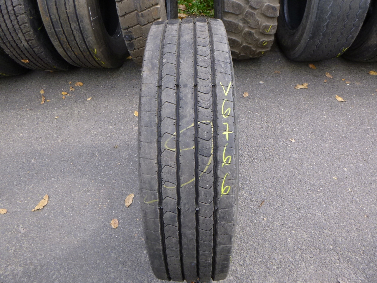 295 / 80R22. 5 Continental передний протектор