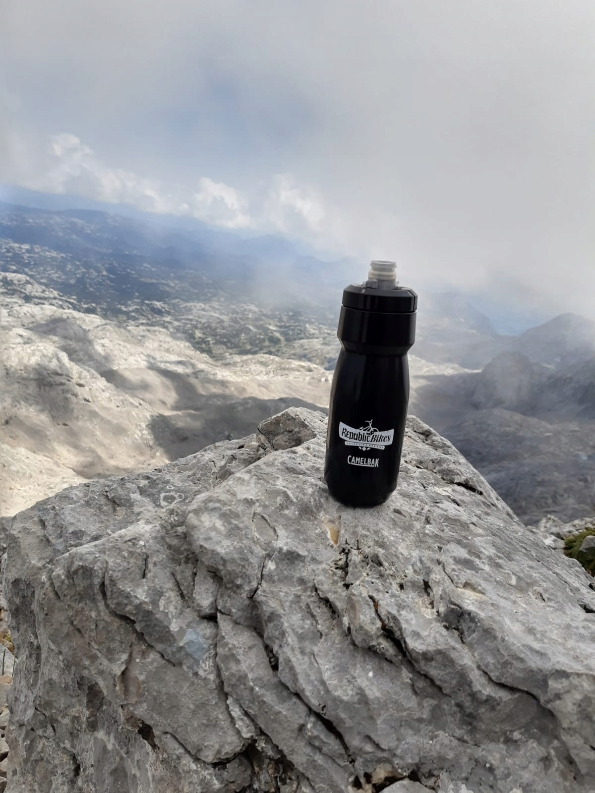 Bidon Rowerowy CAMELBAK Podium 710 ml JET VALVE Pojemność 710 ml