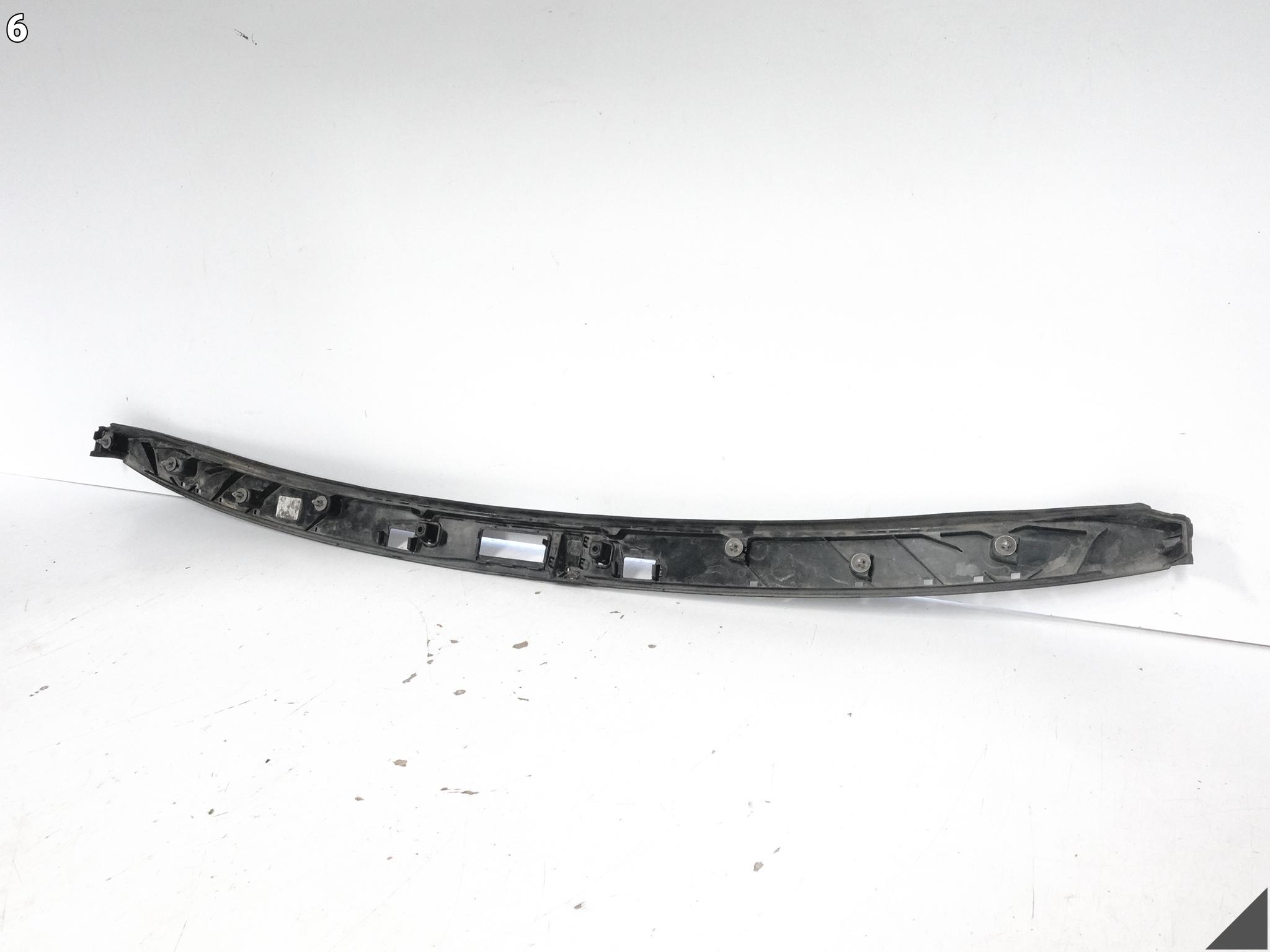 BMW XM G09 22- cap moulding bracket trunk door cover boot rear part