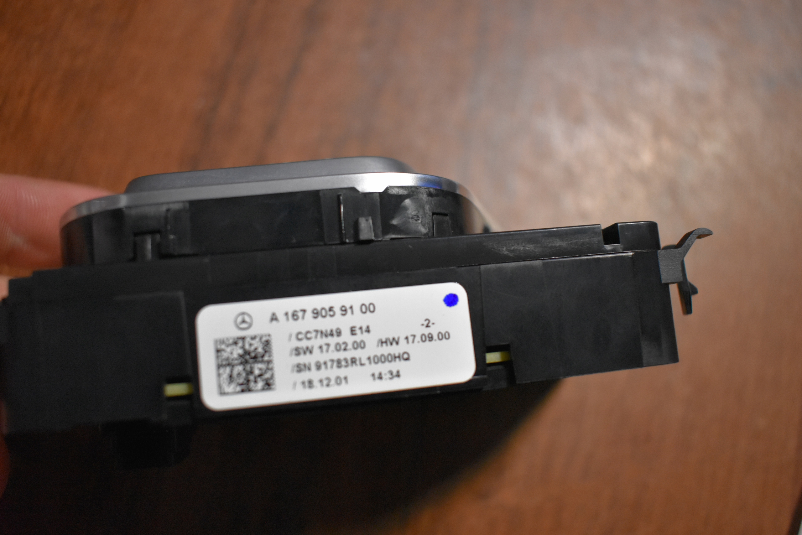 IDEALNY button of control seat right MERCEDES W167 1