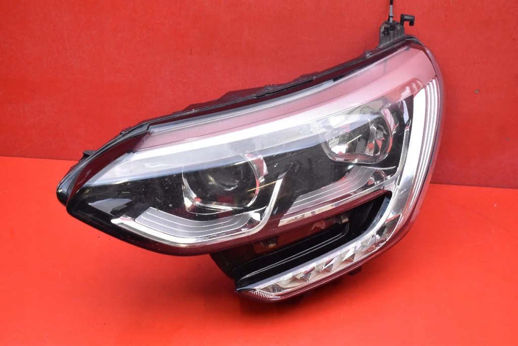 REFLEKTOR left light front lens EU 260603157R RENAULT MEGANE 4 IV 16-20