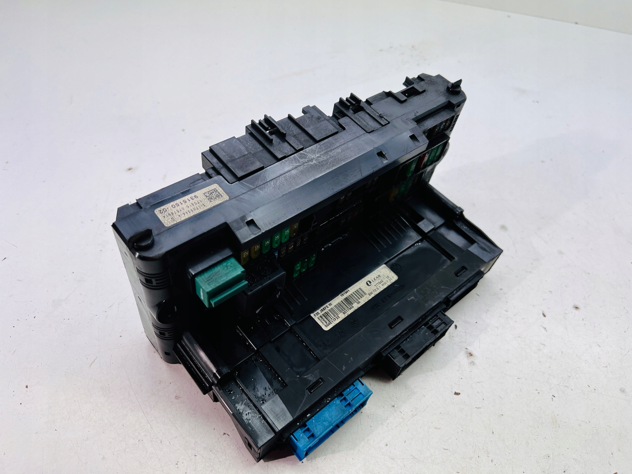 BMW X4 F26 SKRZYNKA BEZPIECZNIKÓW 9315150