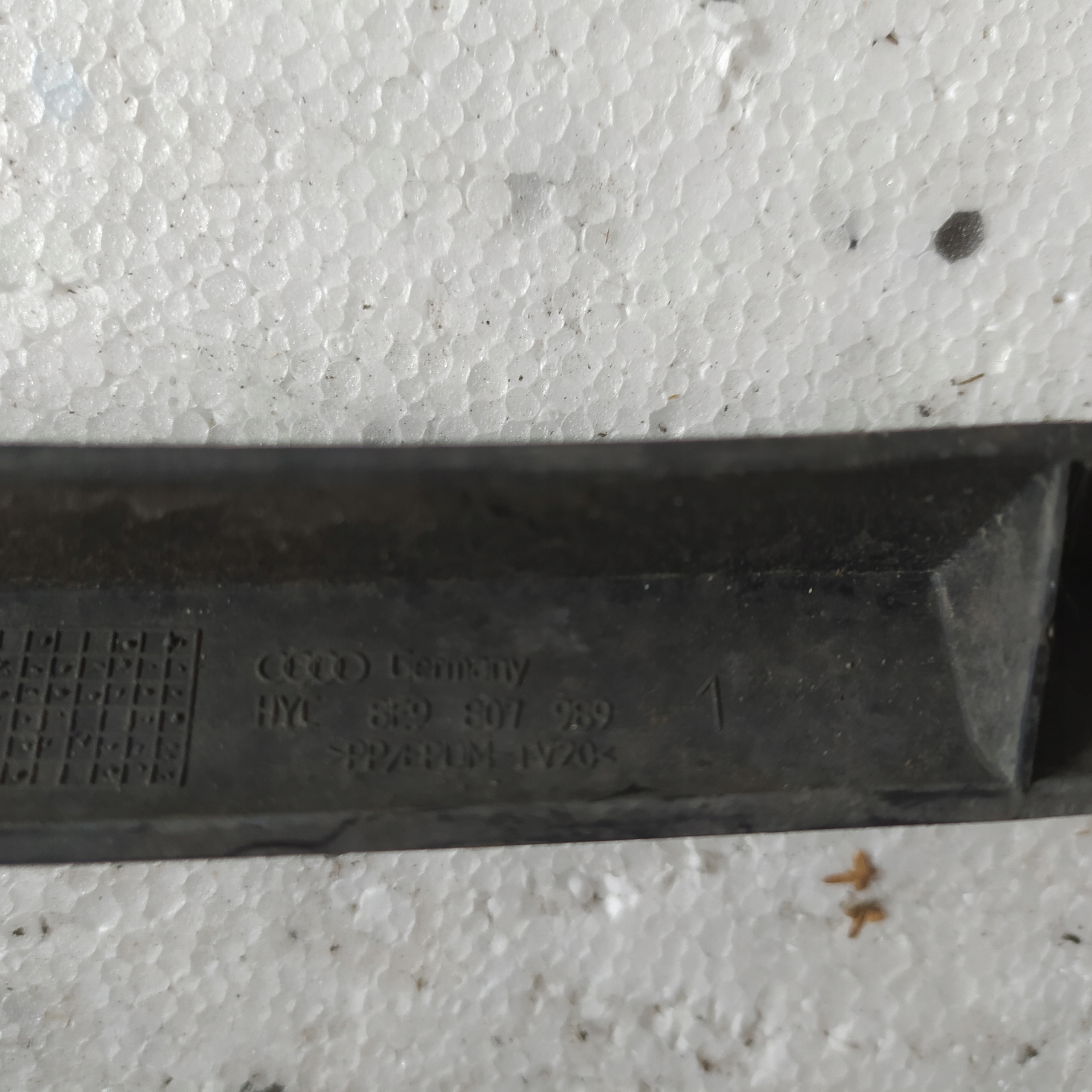 bumper bracket rear part AUDI A4 B7 AVANT 8E9807989