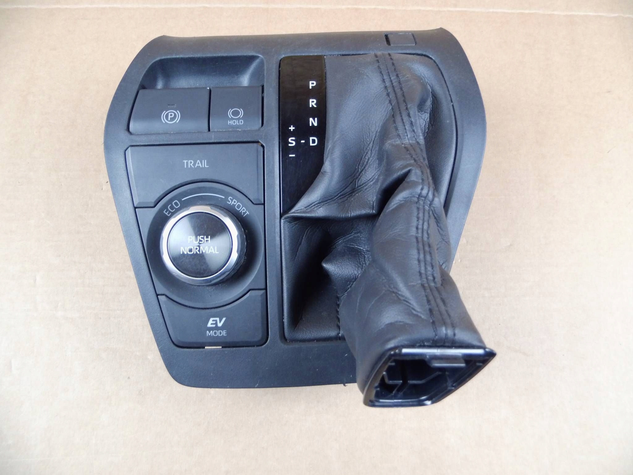 Toyota RAV4 V switch control panel frame changes of the gear brakes