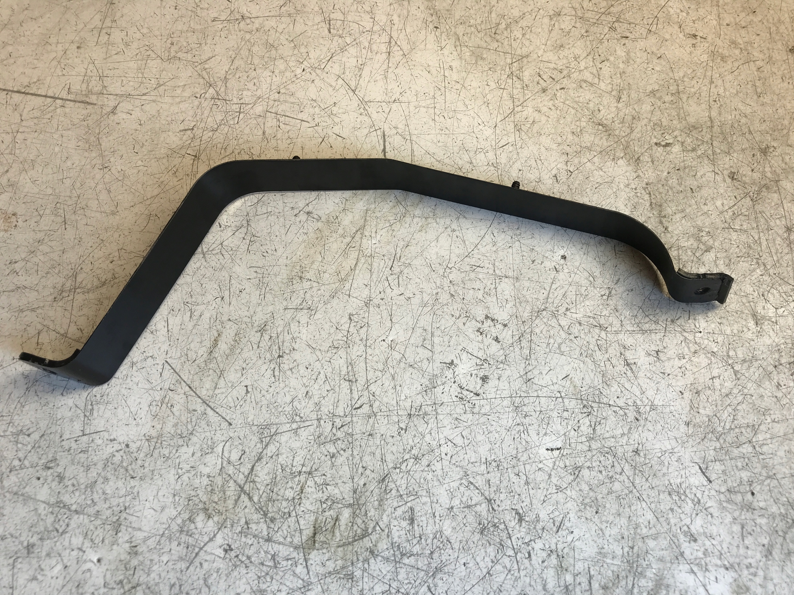 AUDI R8 PLUS 4S UCHWYT OBEJMA BAKU 4S0201654H Part number 4S0201654H