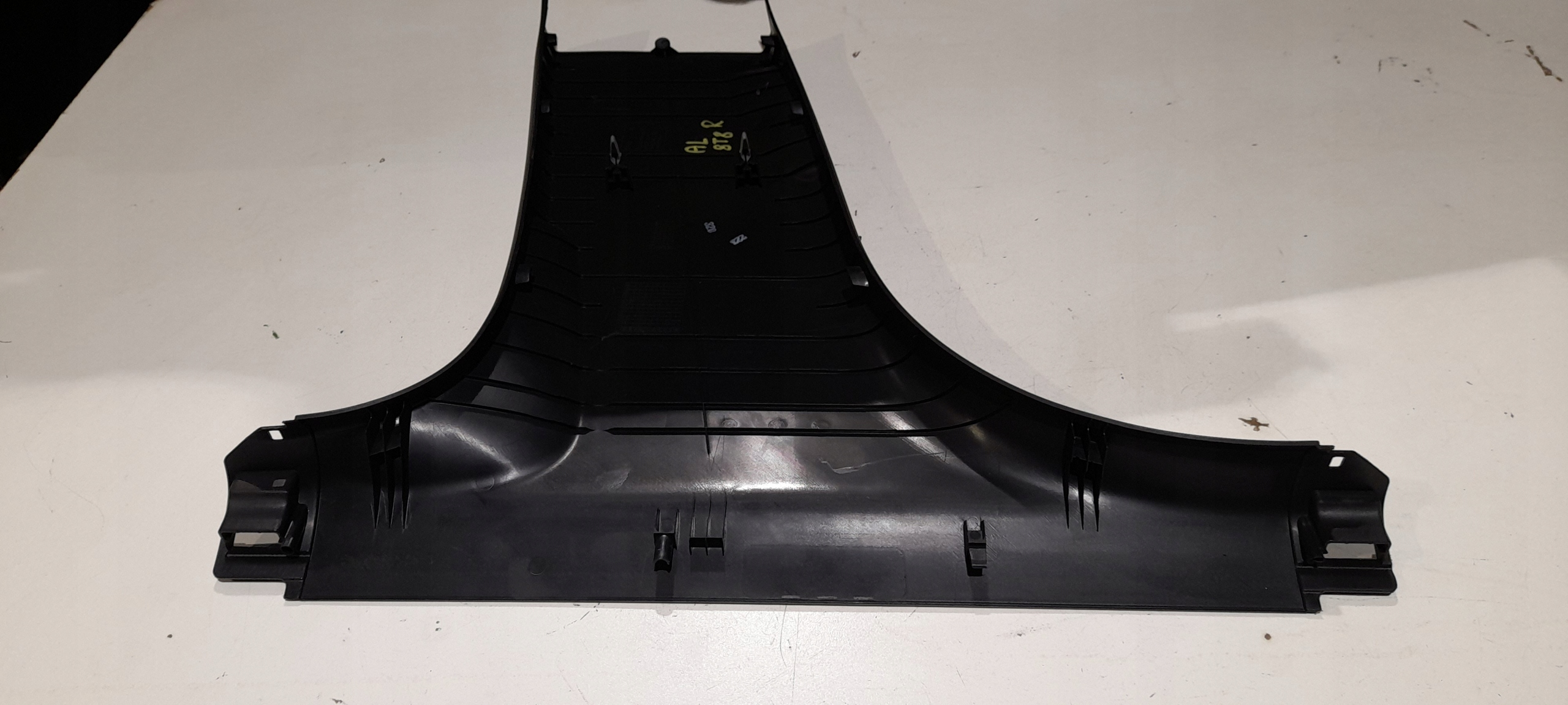 AUDI A5 BLENDE ABDECKUNG SLUPKA 8T8867240