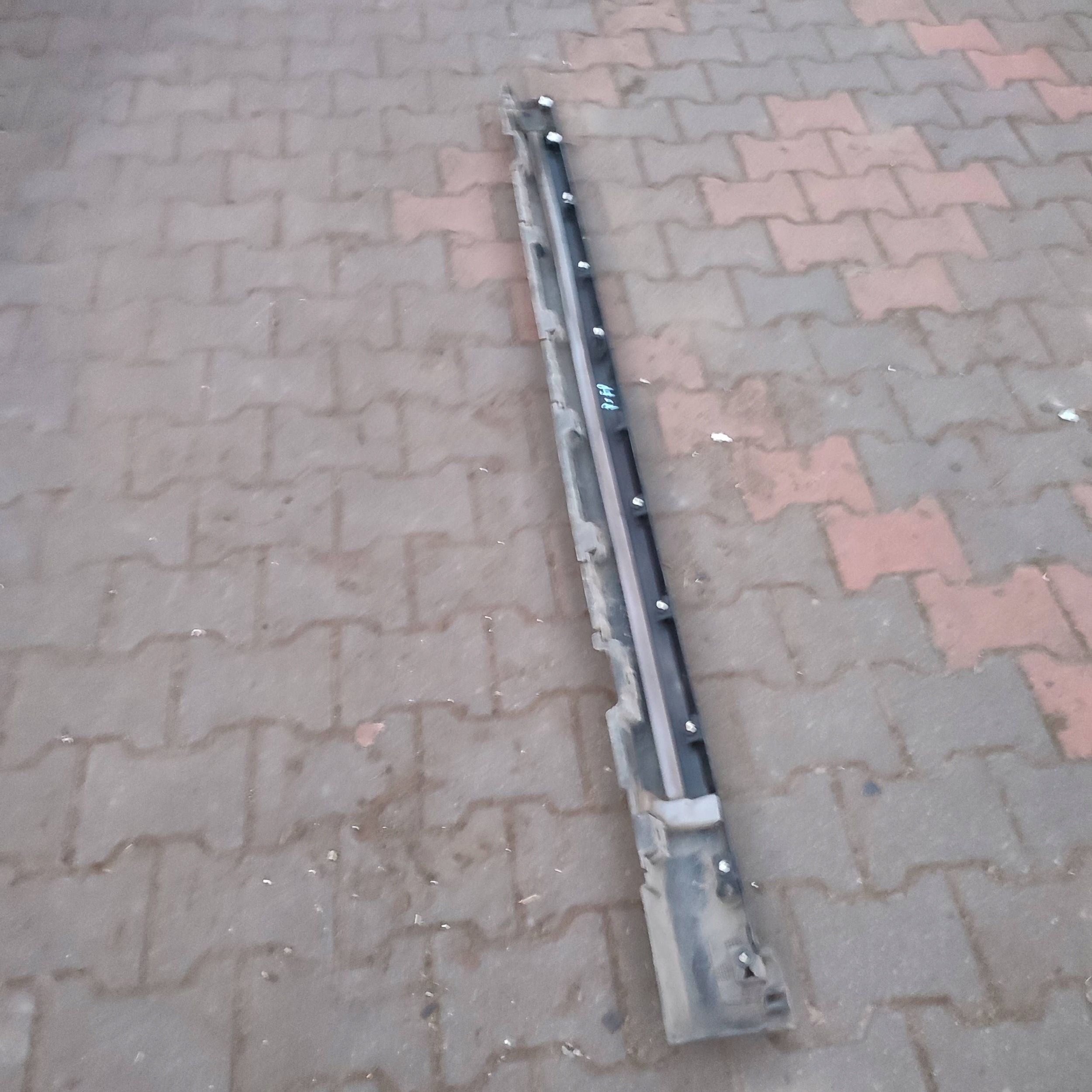 moulding threshold right side Jaguar F-Pace HK83101D56B