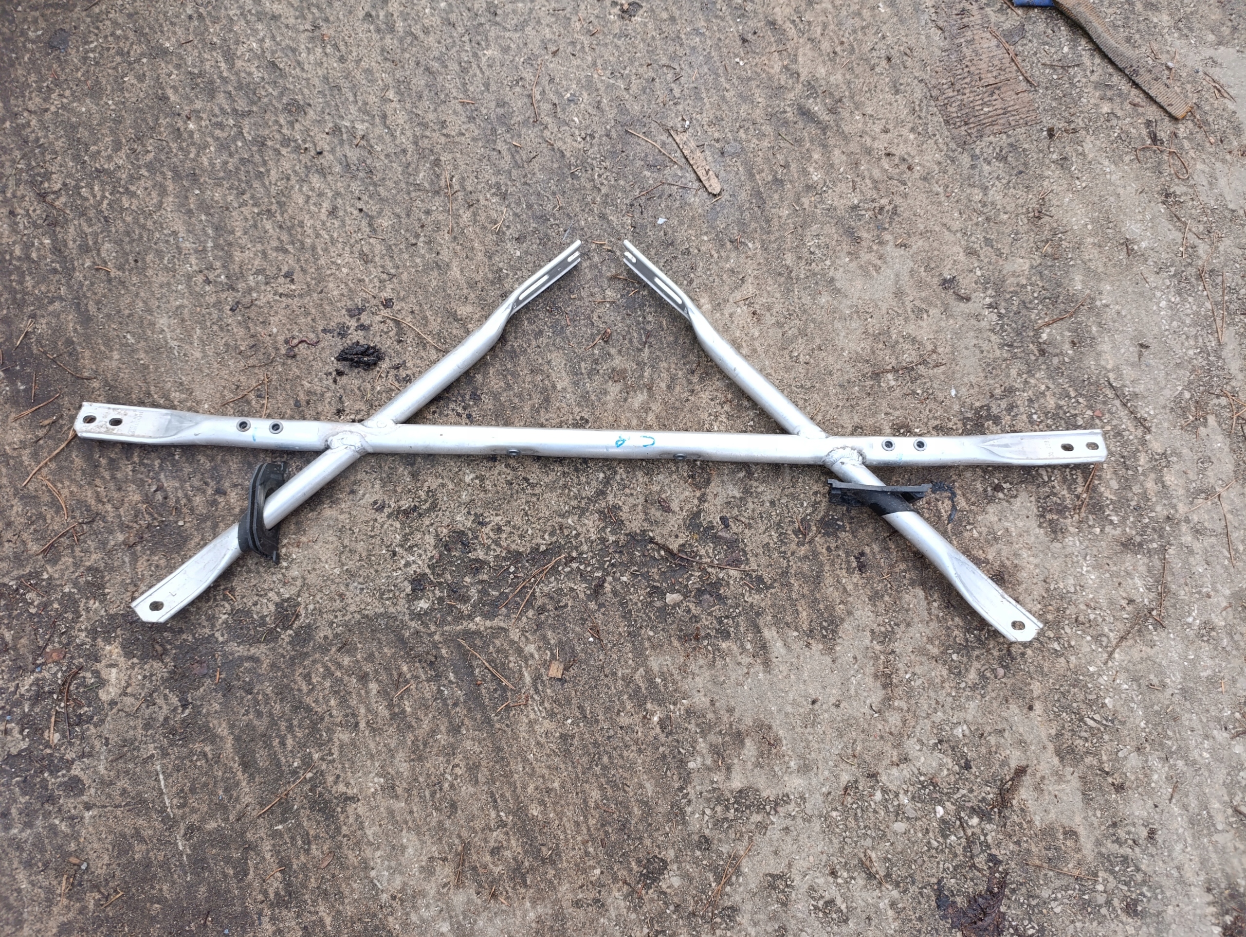 AUDI A6 C8 4K engine mount brace pillar 4K0801223A