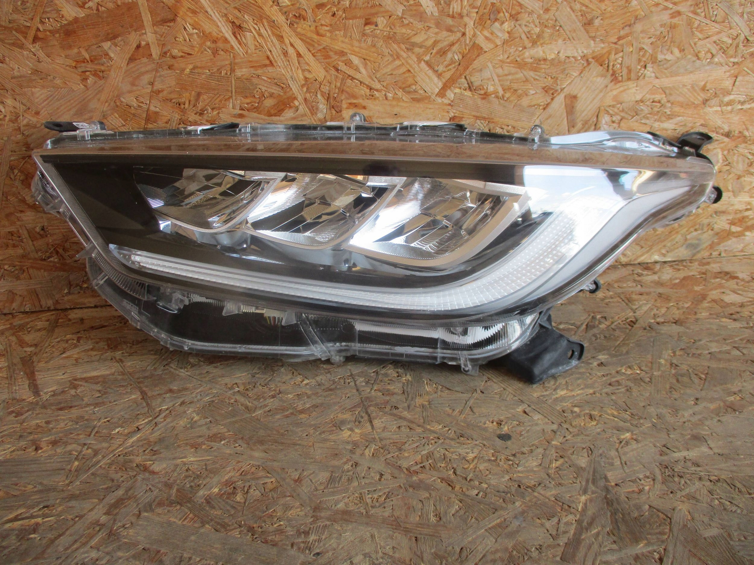 light front front left TOYOTA YARIS IV FULL LED