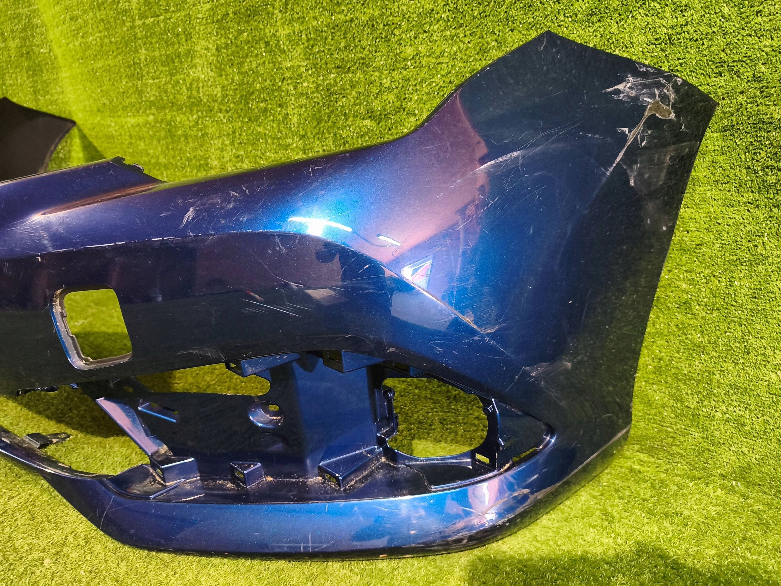 front bumper front TOYOTA AURIS II 15- without PDC NR.Z9043