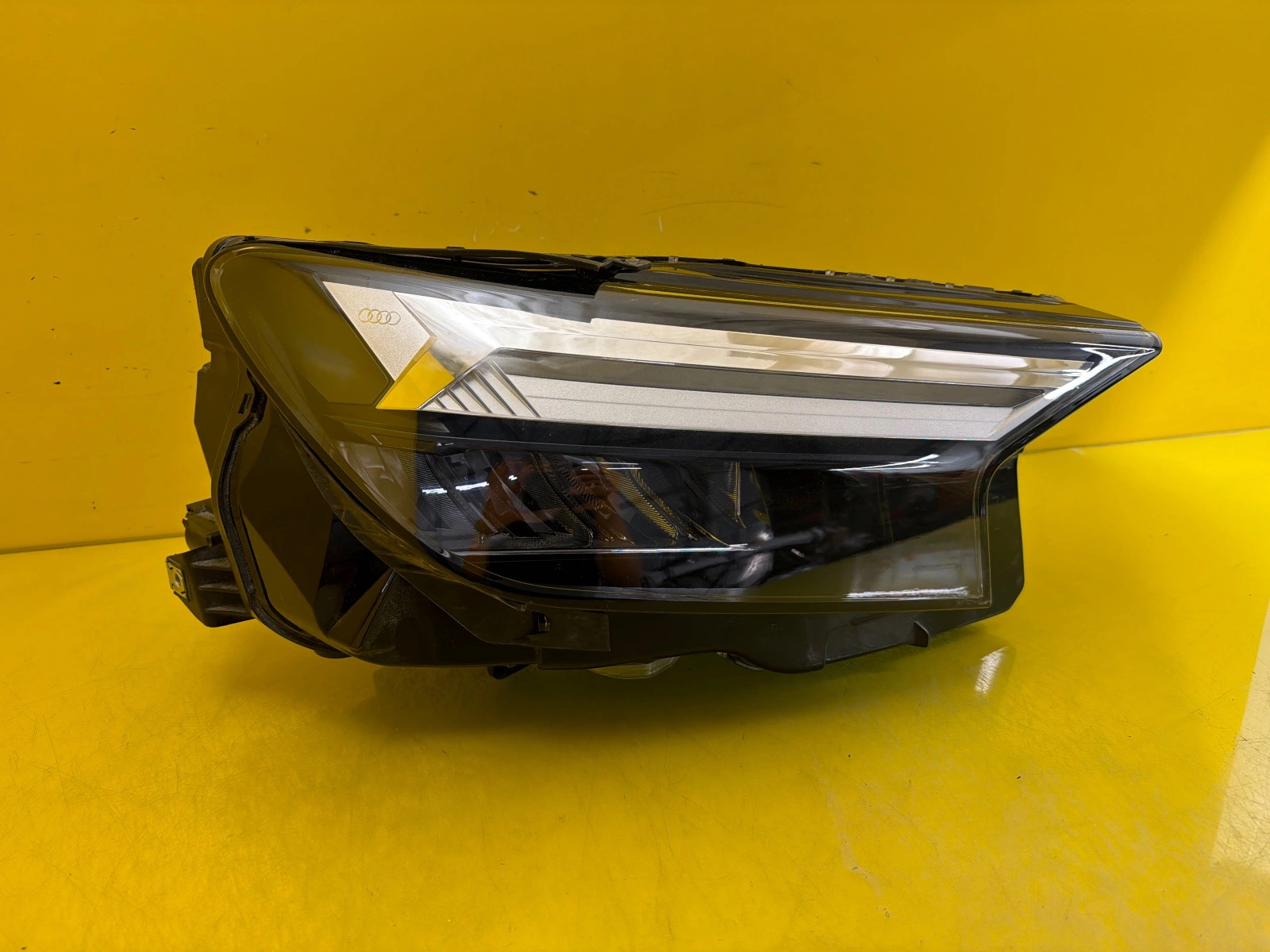 Licht rechts Audi Q4 E-Tron Full Led 89A941034D