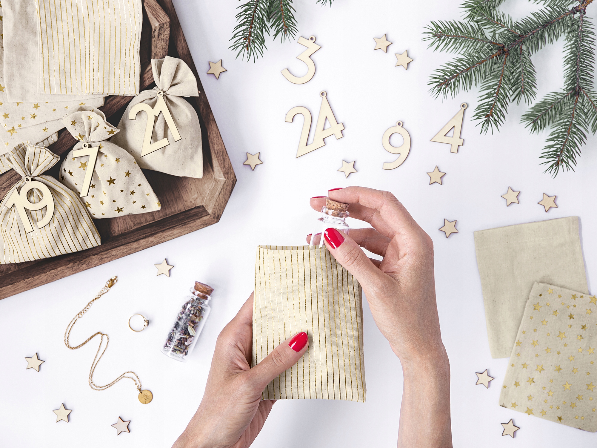 KALENDARZ ADWENTOWY BAWEŁNIANE WORECZKI 10cmx13cm Marka Party deco