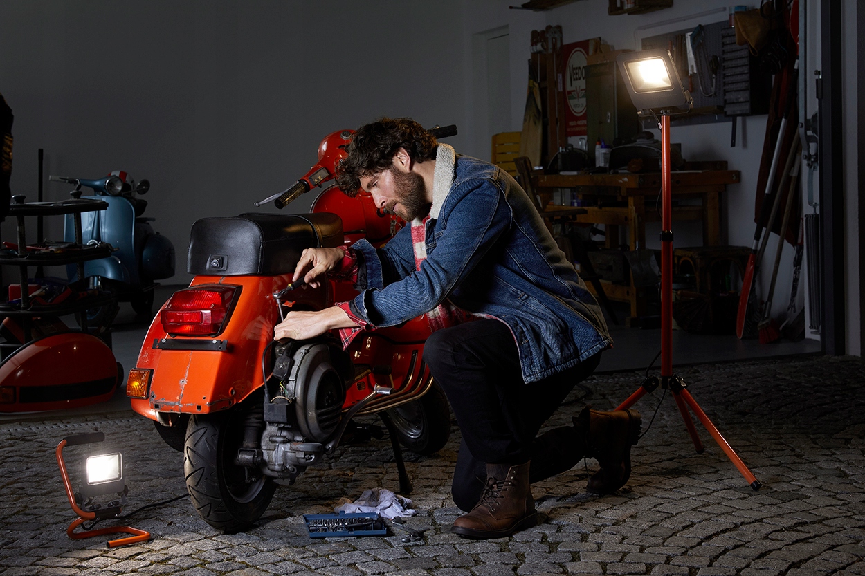 Naświetlacz Roboczy LED 50W + 2x GNIAZDO Ledvance Długość 27 cm