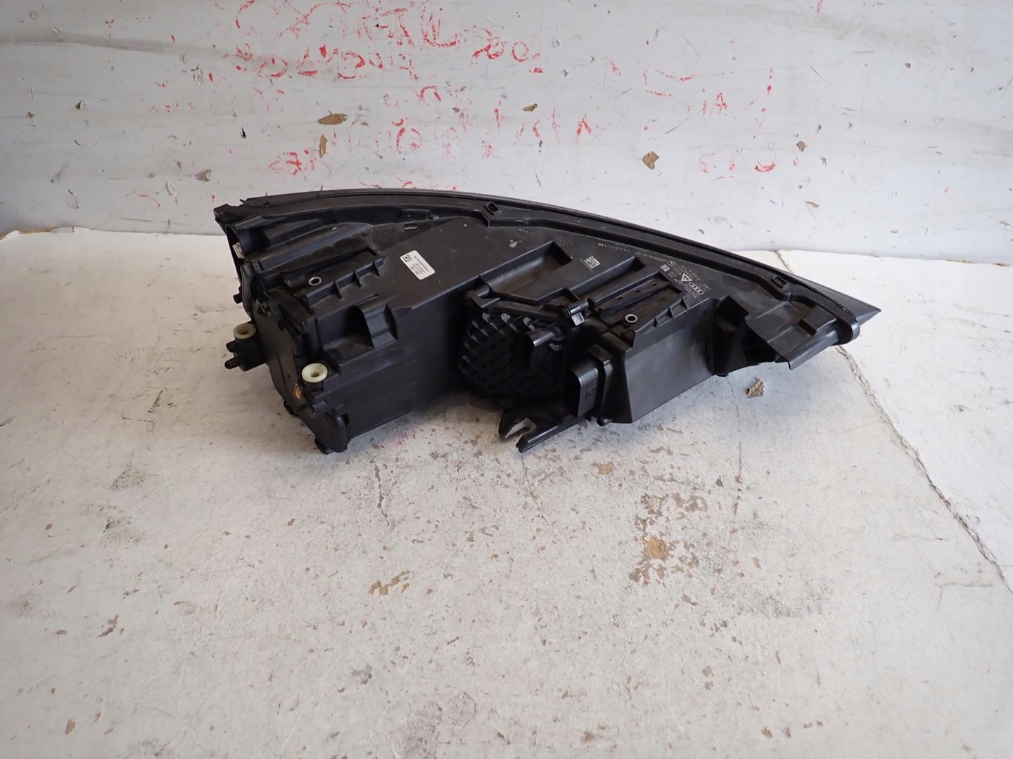 light front front left AUDI A1 LIFT 2014- BI-XENON 8XA941005