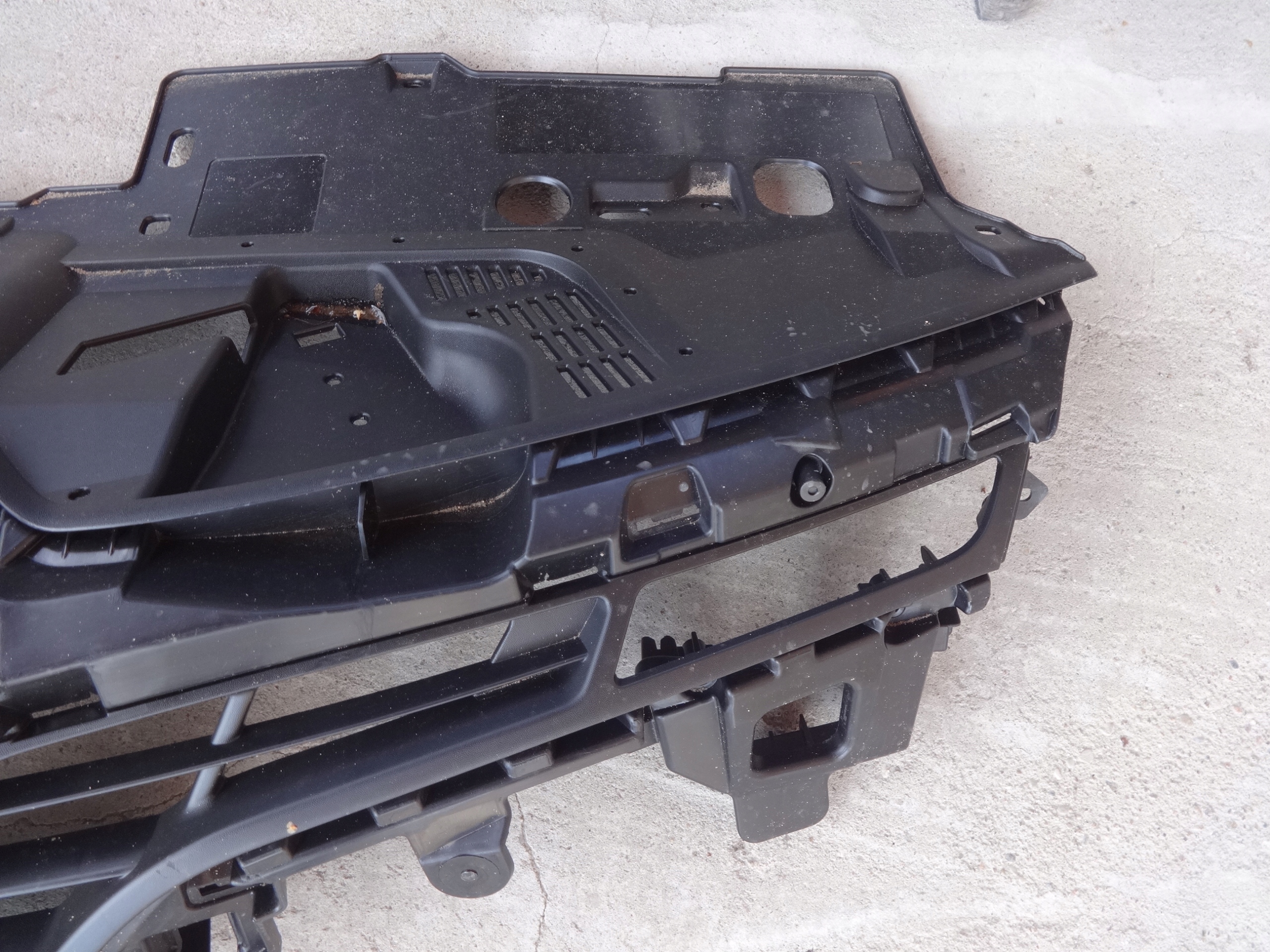 решетка радиатора renault CLIO IV 4 622563184R