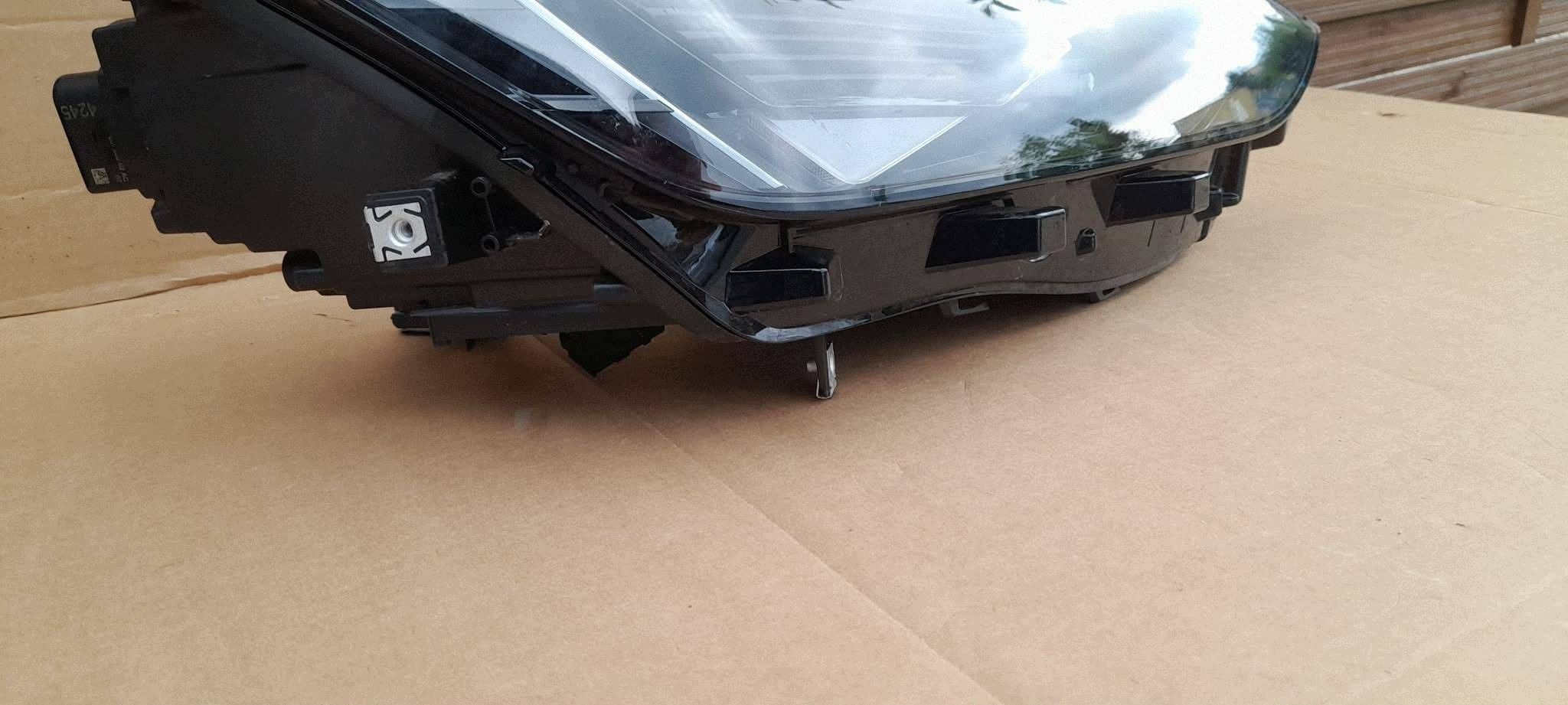 light right front SEAT LEON IV 5FB941008K