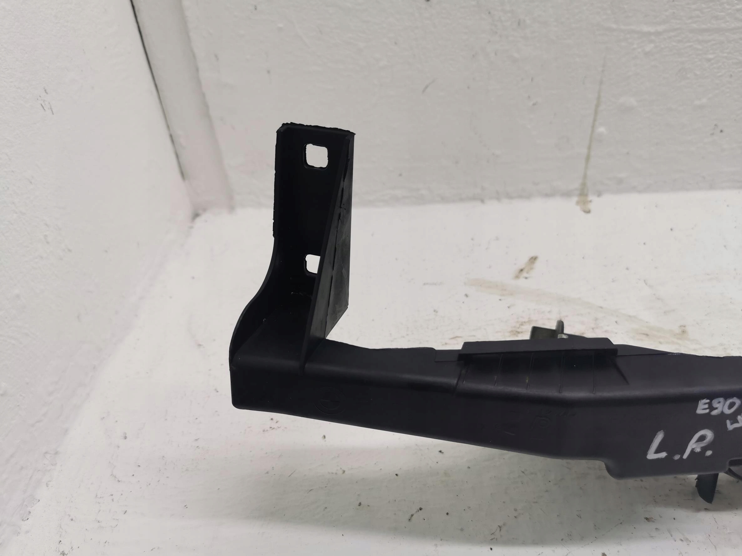 support lights left front BMW SERIA 3 E90 E91 7116707