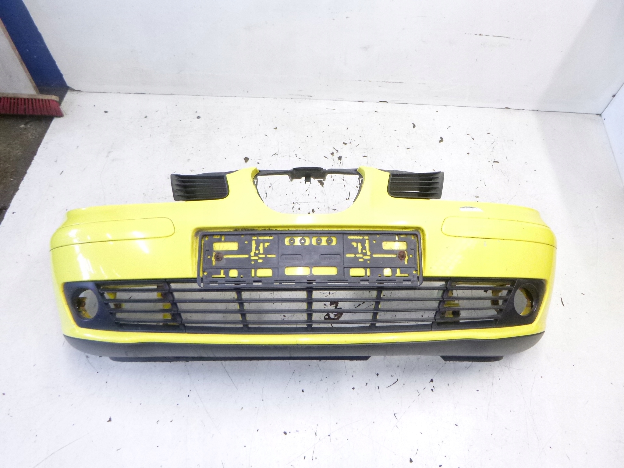 front bumper front Seat Ibiza III L51H 2003r. 6L0 807 221