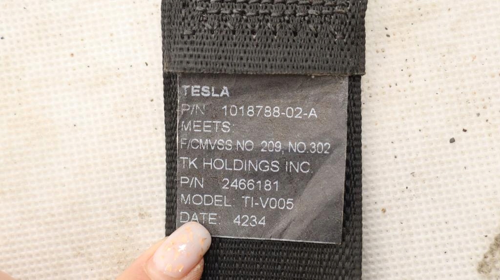 TESLA MODEL S LIFT PAS BEZPIECZENSTWA PRZOD LEWY Part manufacturer Tesla