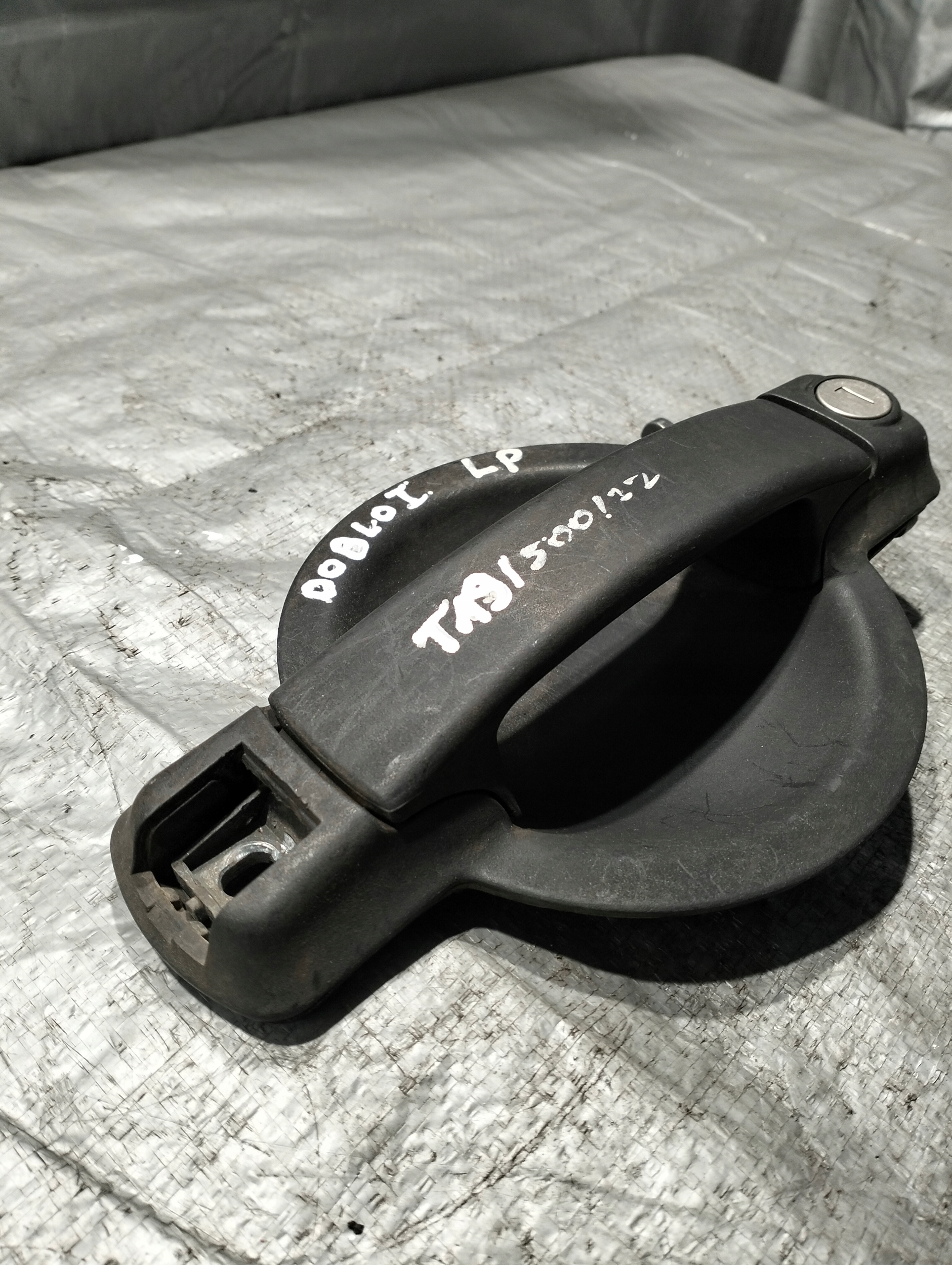 handle left front FIAT DOBLO and OE 242079 PRESSAN 00-10r