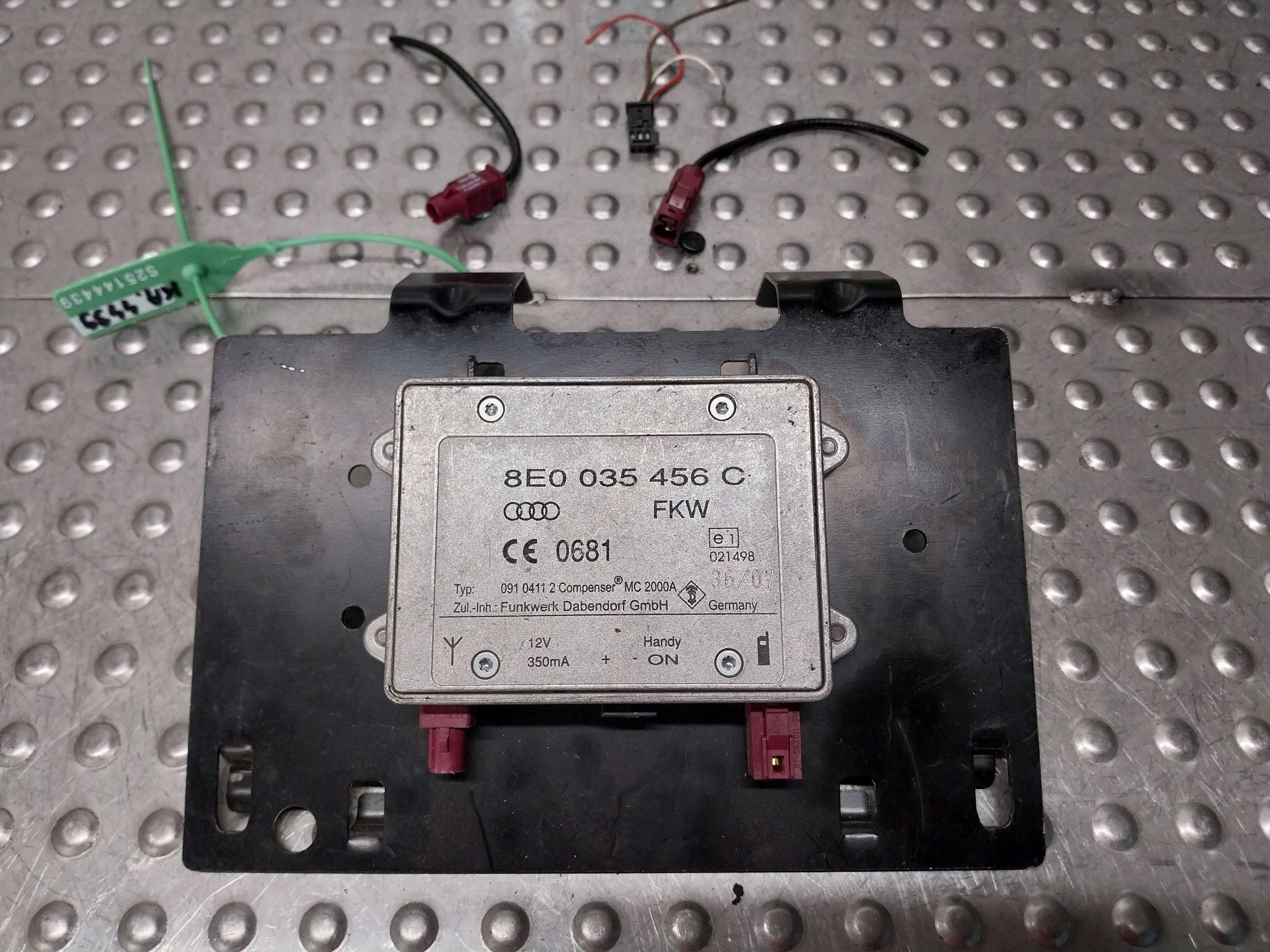 AMPLIFICATORE ANTENY 8E0035456C AUDI A4 B7 A6 C6 Q7 e 4L